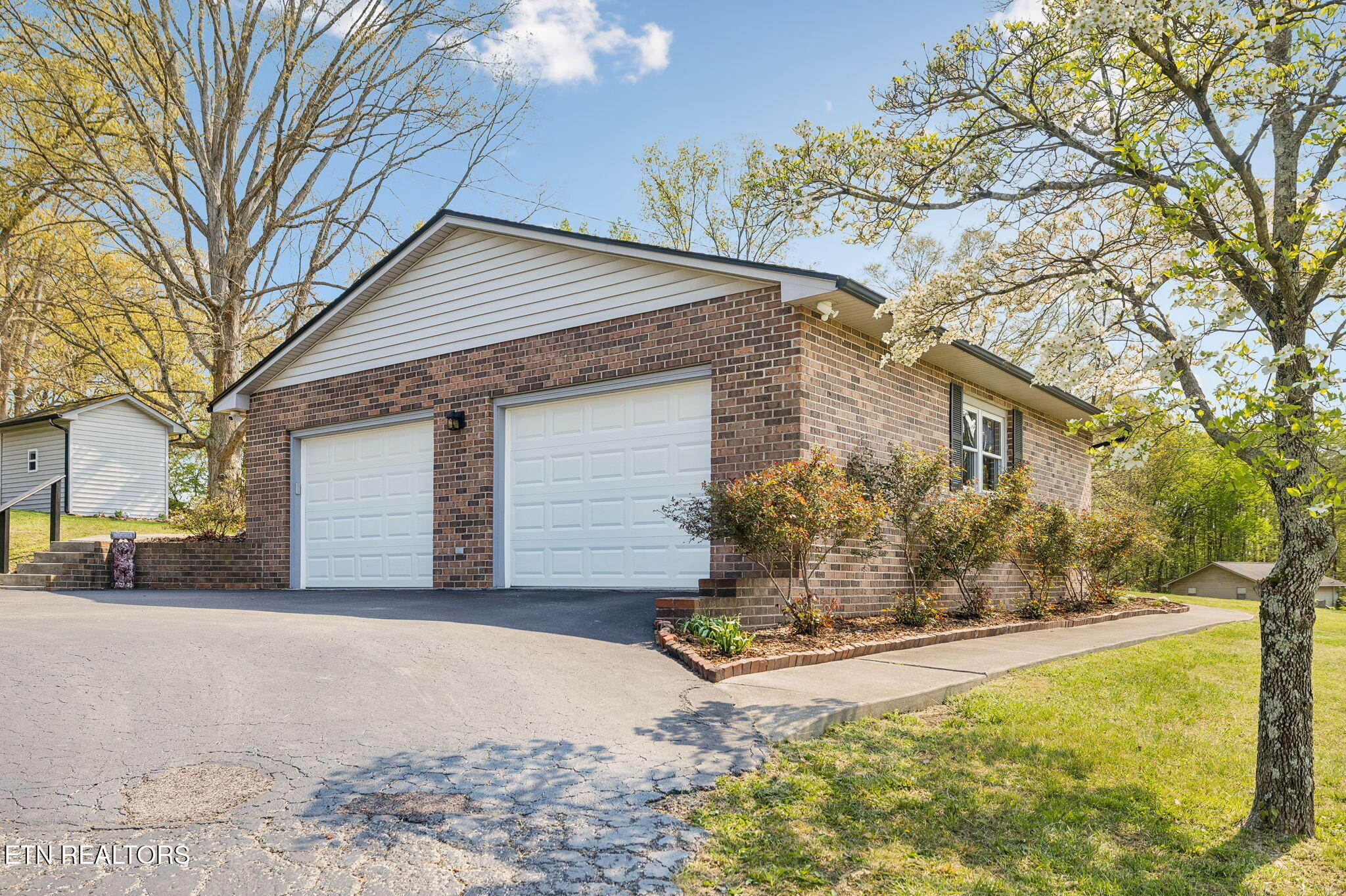 1050 Lawnville Road Kingston TN 37763