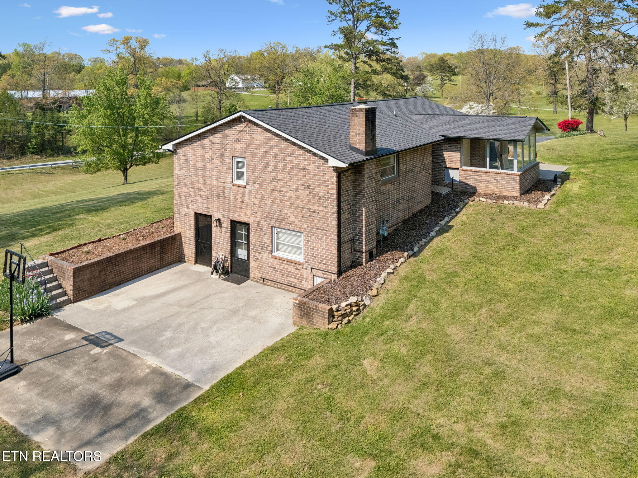 1050 Lawnville Road Kingston TN 37763