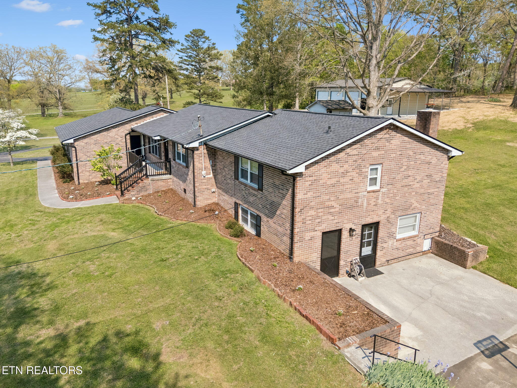1050 Lawnville Road Kingston TN 37763