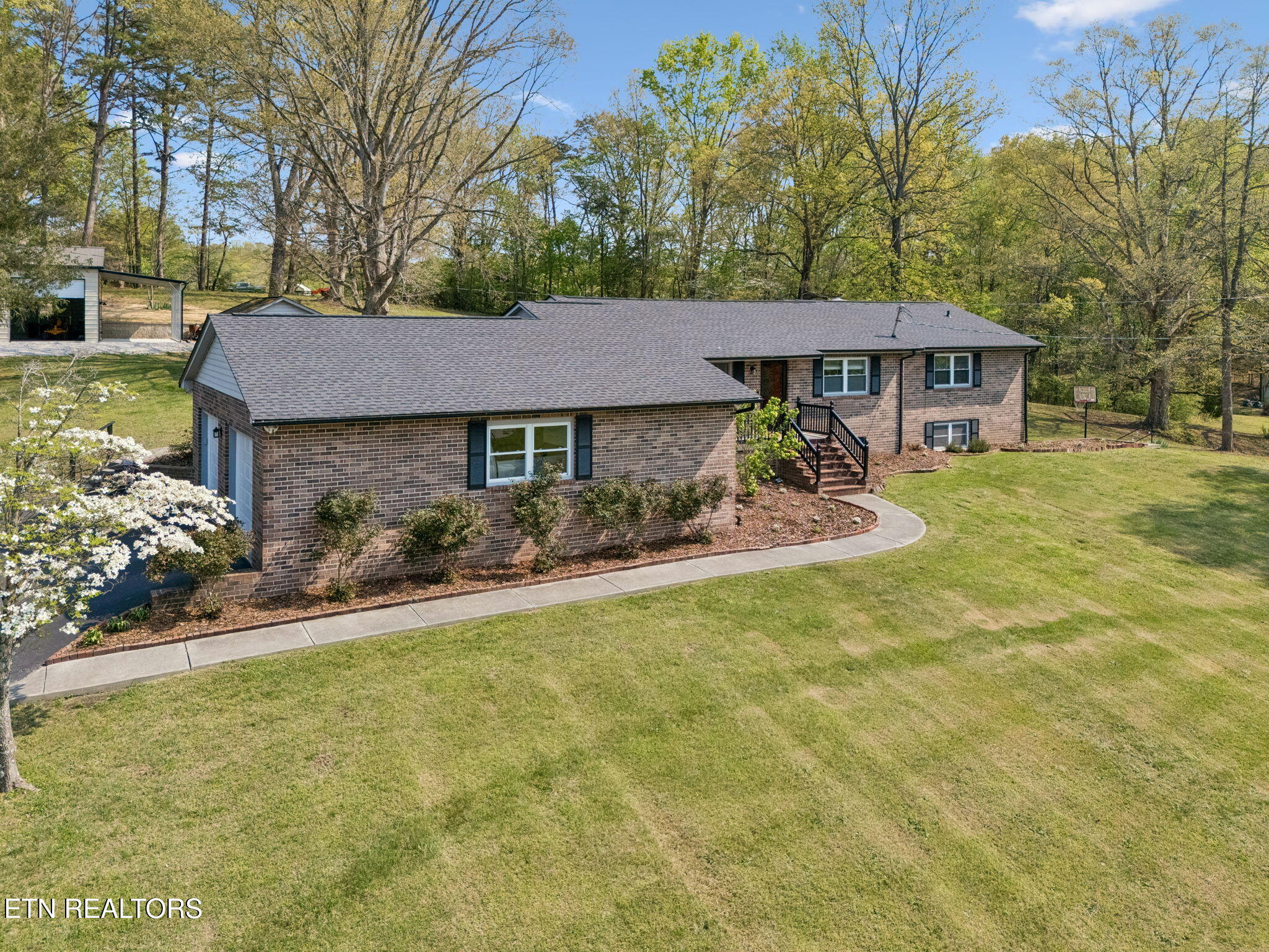 1050 Lawnville Road Kingston TN 37763