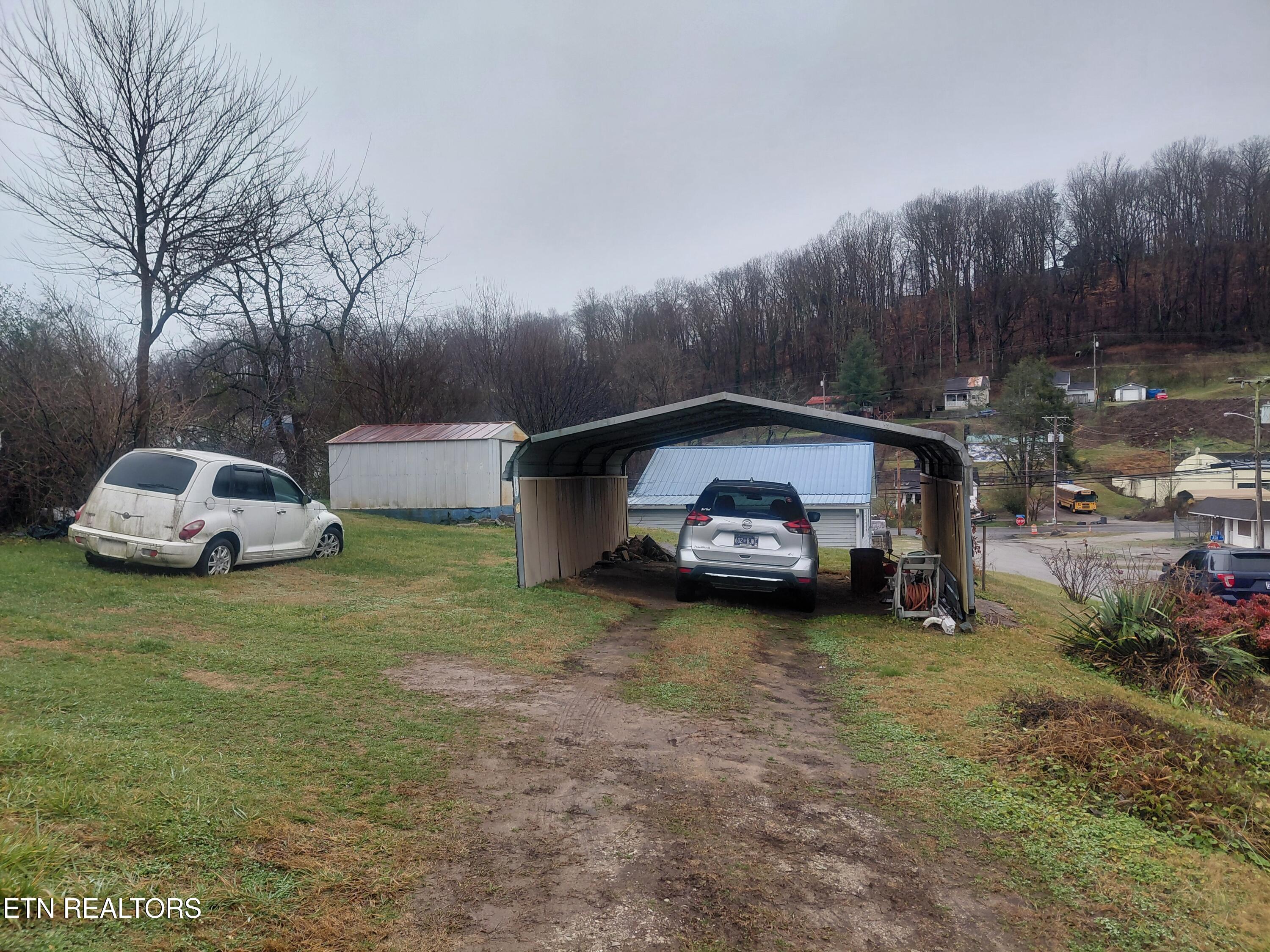 414 W Ash Street Lafollette TN 37766