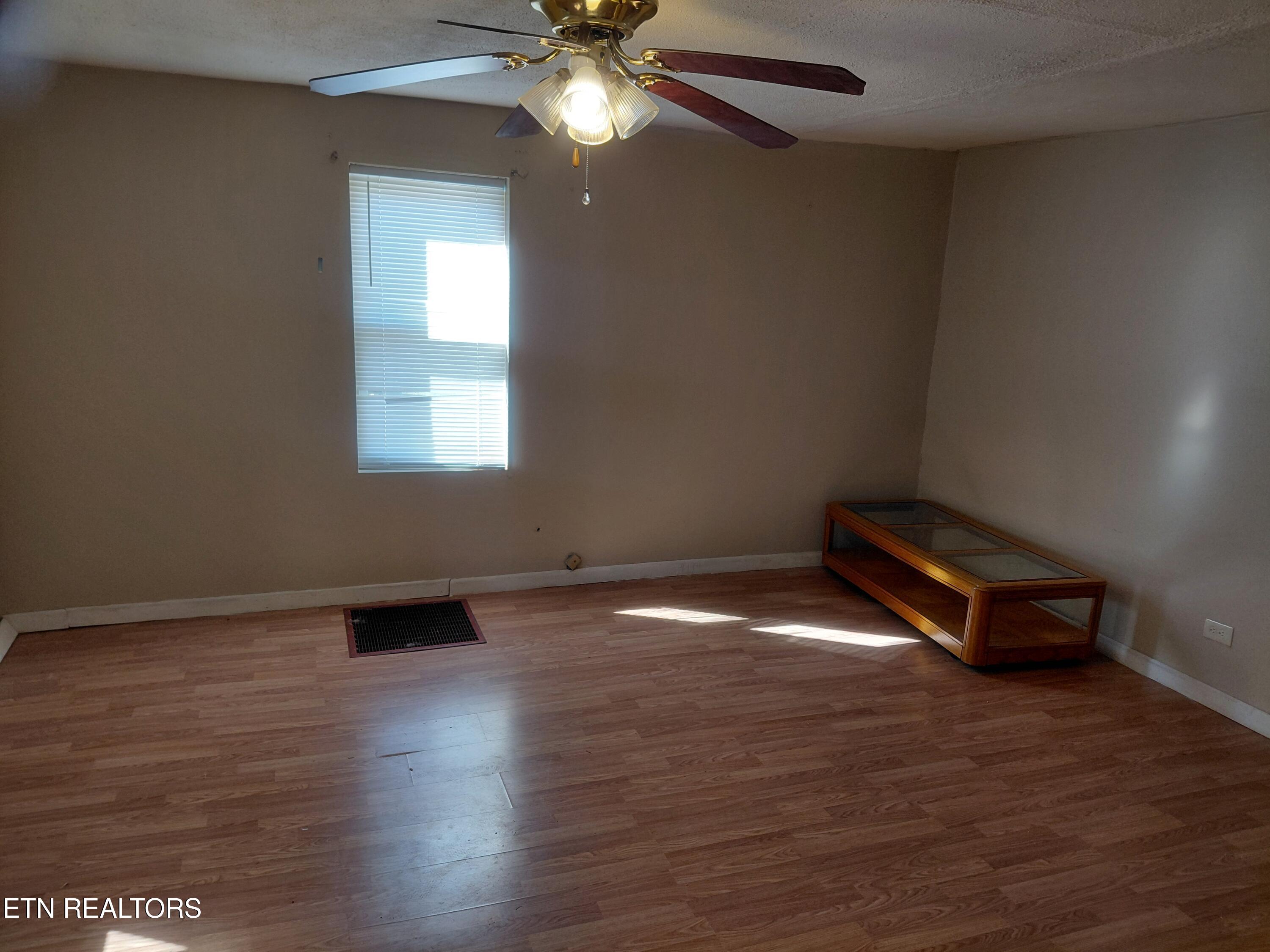 414 W Ash Street Lafollette TN 37766