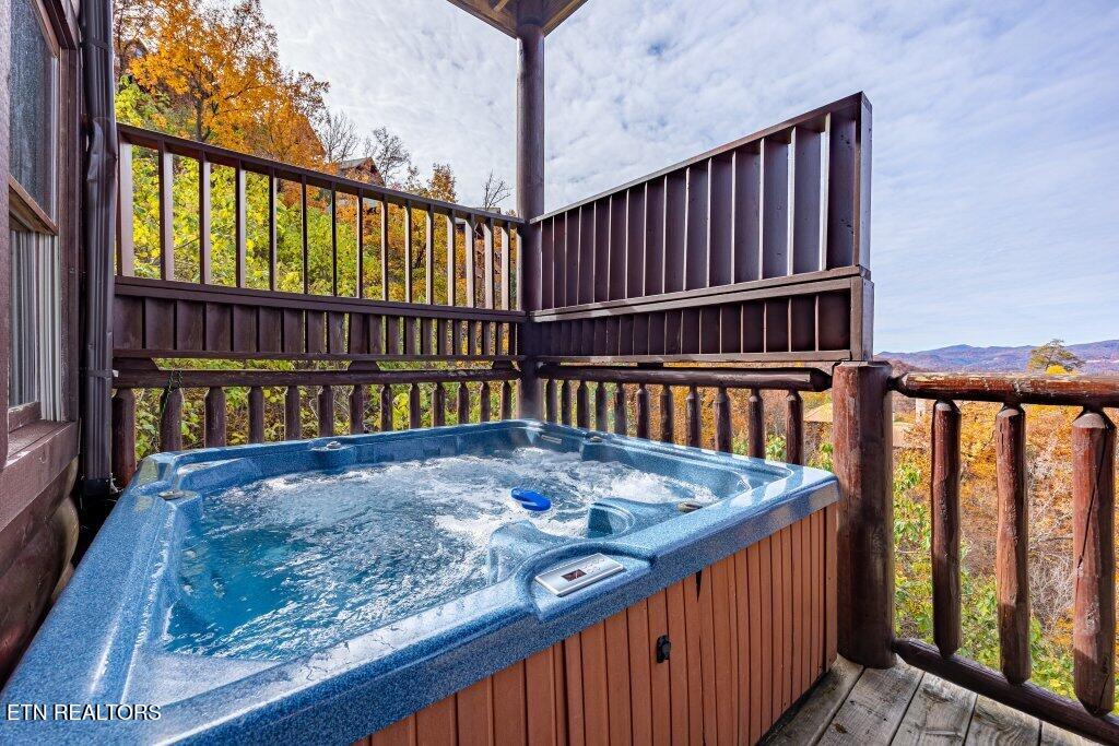 922 Black Bear Cub Way Sevierville TN 37862