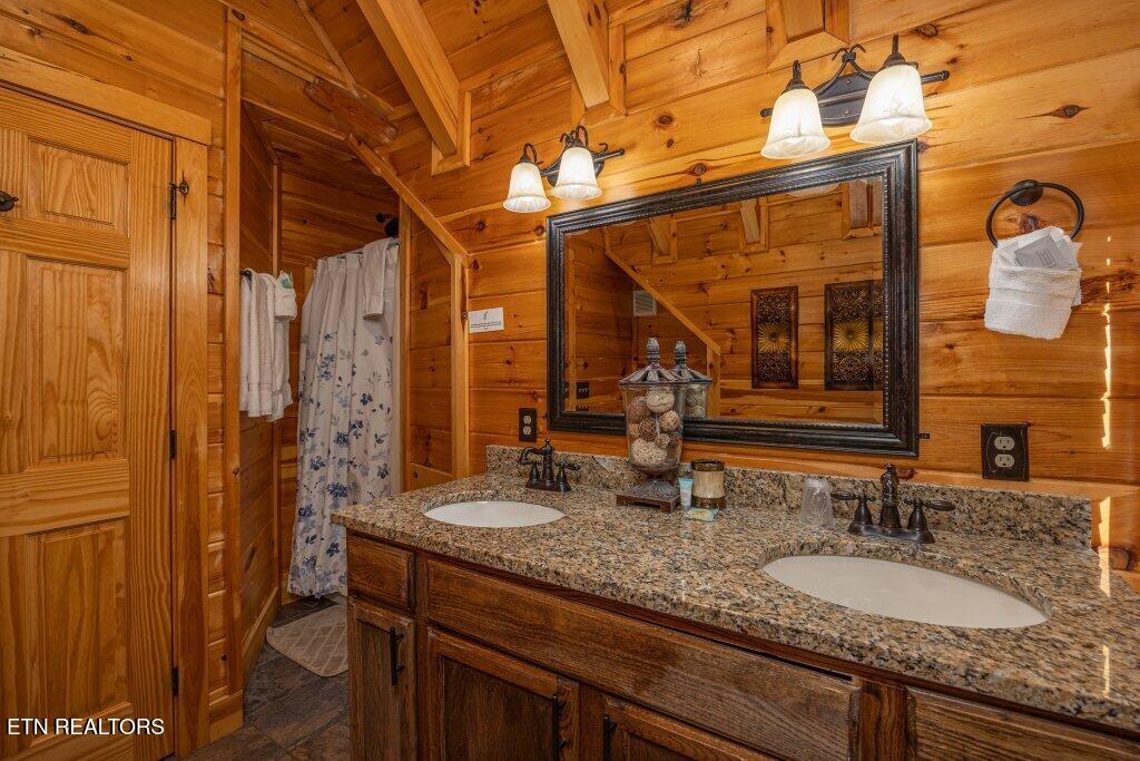 922 Black Bear Cub Way Sevierville TN 37862