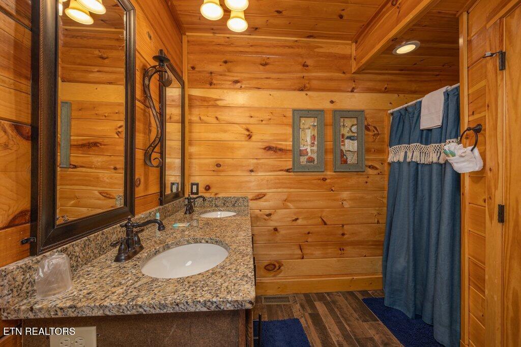 922 Black Bear Cub Way Sevierville TN 37862
