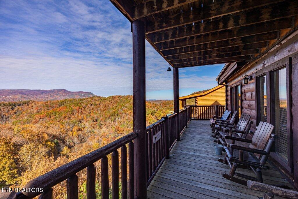 922 Black Bear Cub Way Sevierville TN 37862