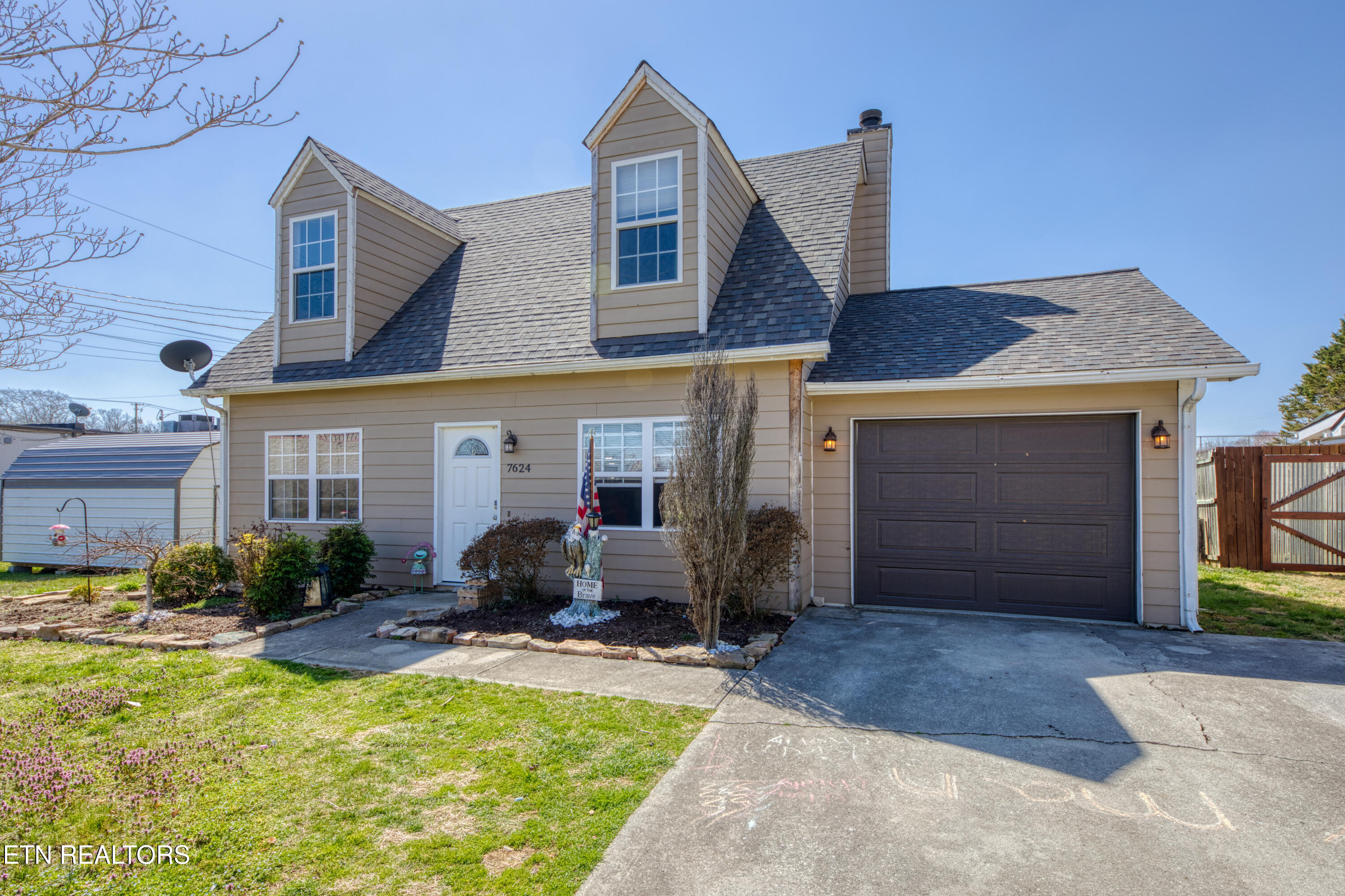 7624 Camden Road Powell TN 37849
