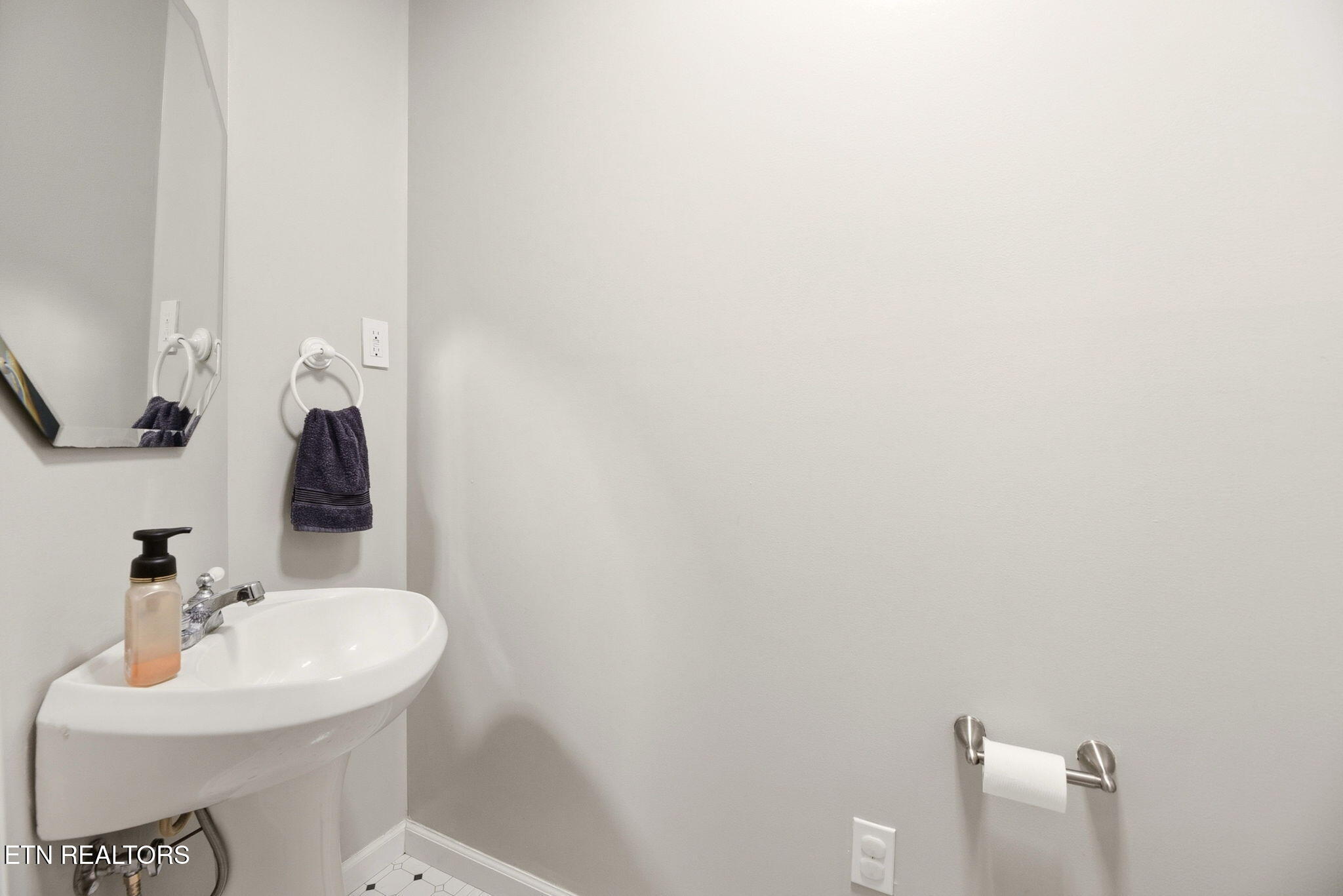 235 Raccoon Valley Road Maynardville TN 37807