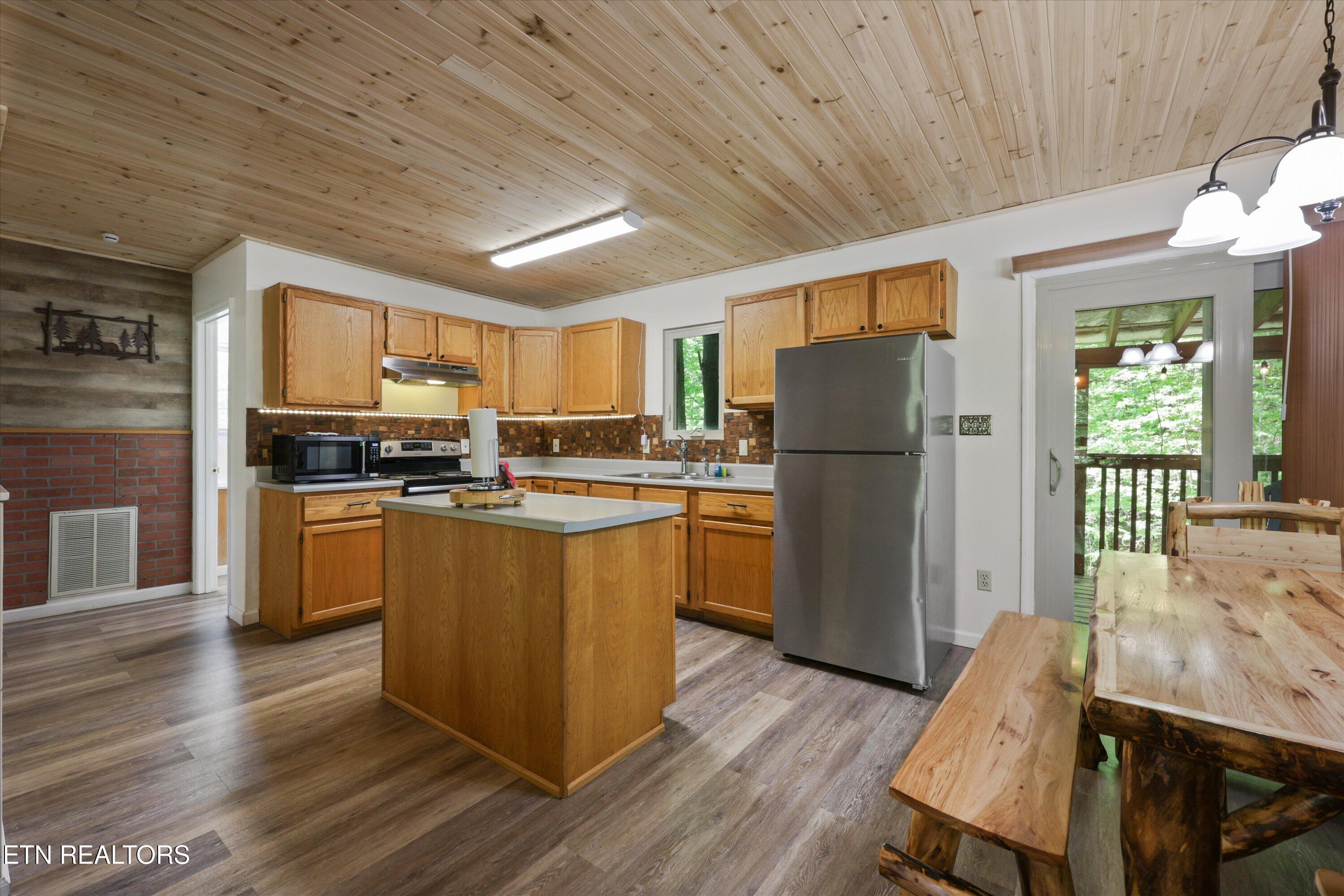 375 Sugar Mountain Way Pigeon Forge TN 37863