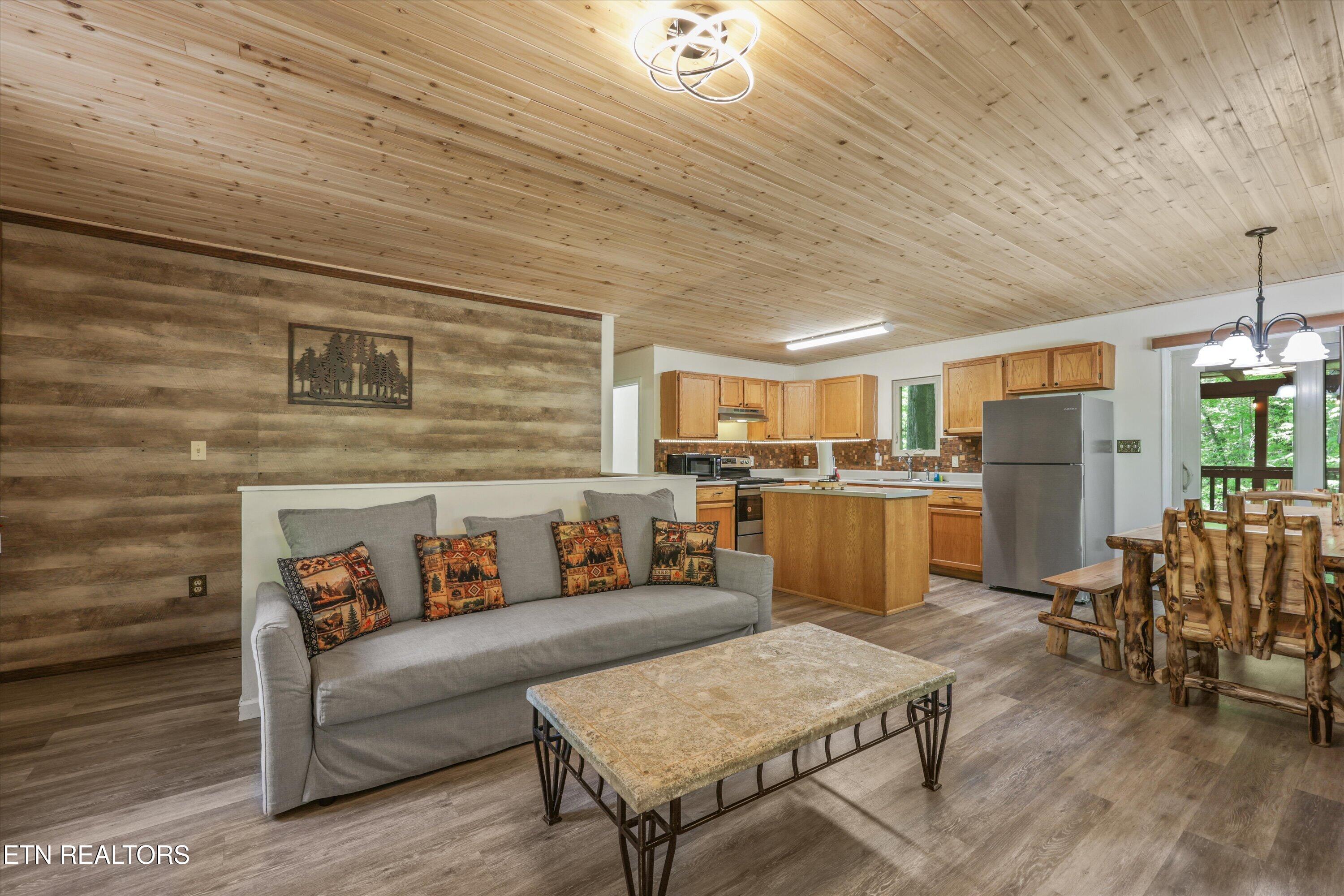 375 Sugar Mountain Way Pigeon Forge TN 37863