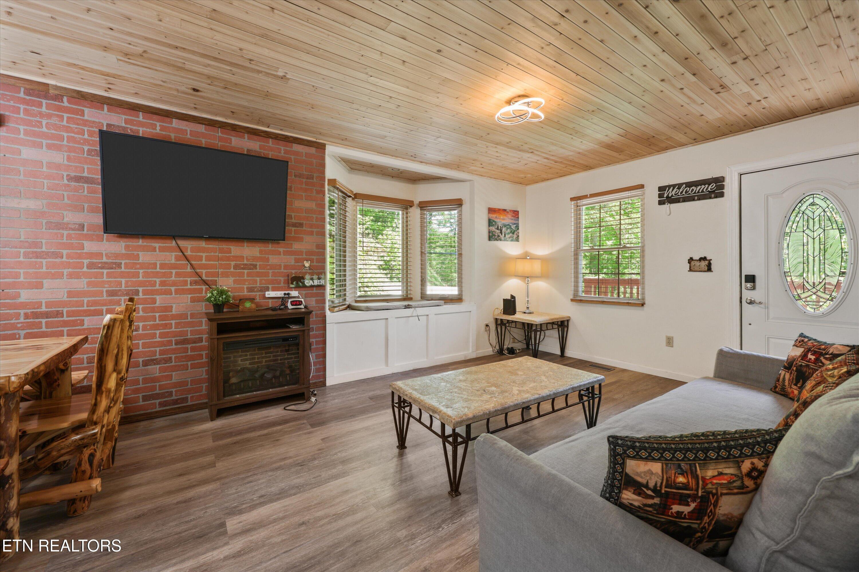 375 Sugar Mountain Way Pigeon Forge TN 37863