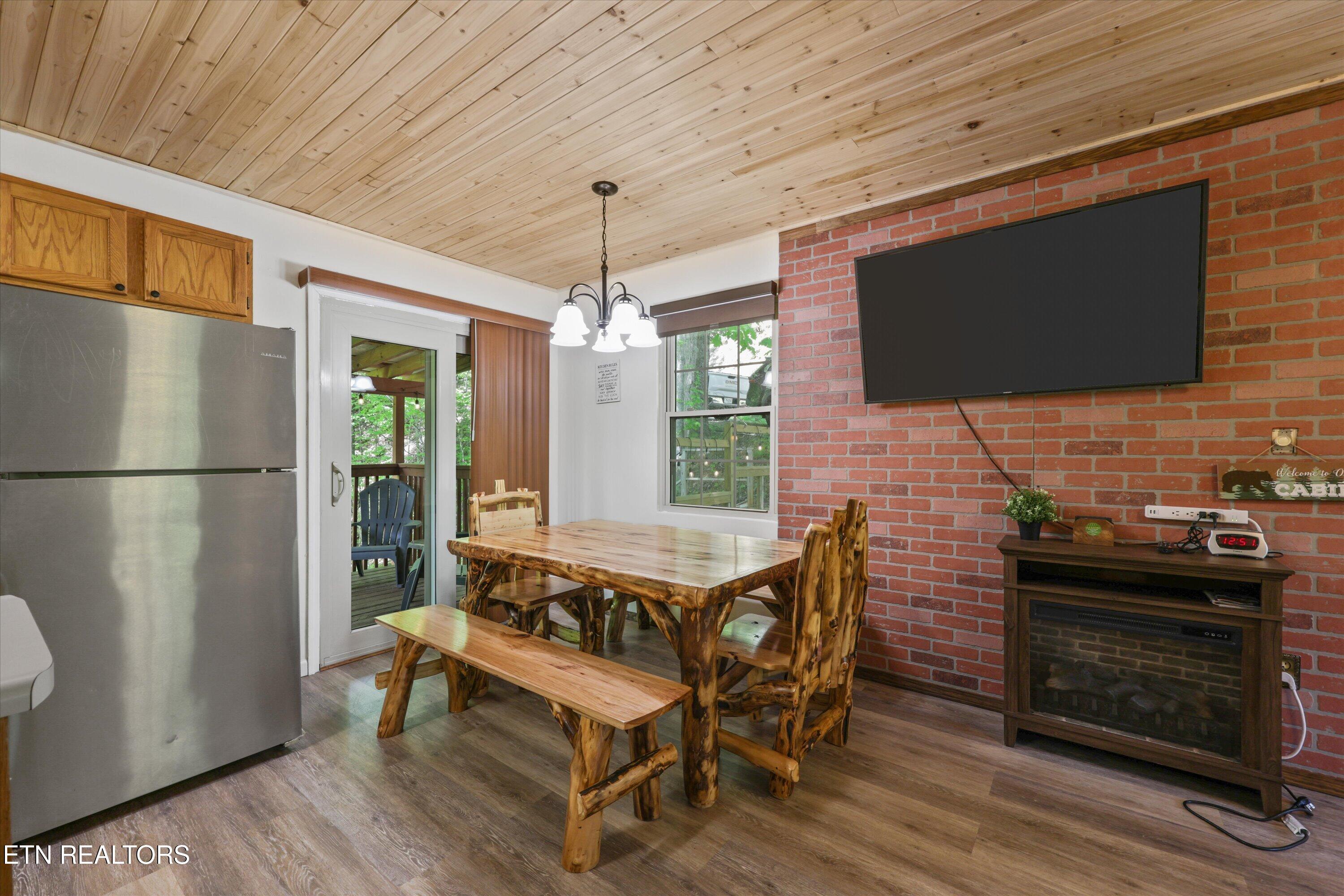 375 Sugar Mountain Way Pigeon Forge TN 37863
