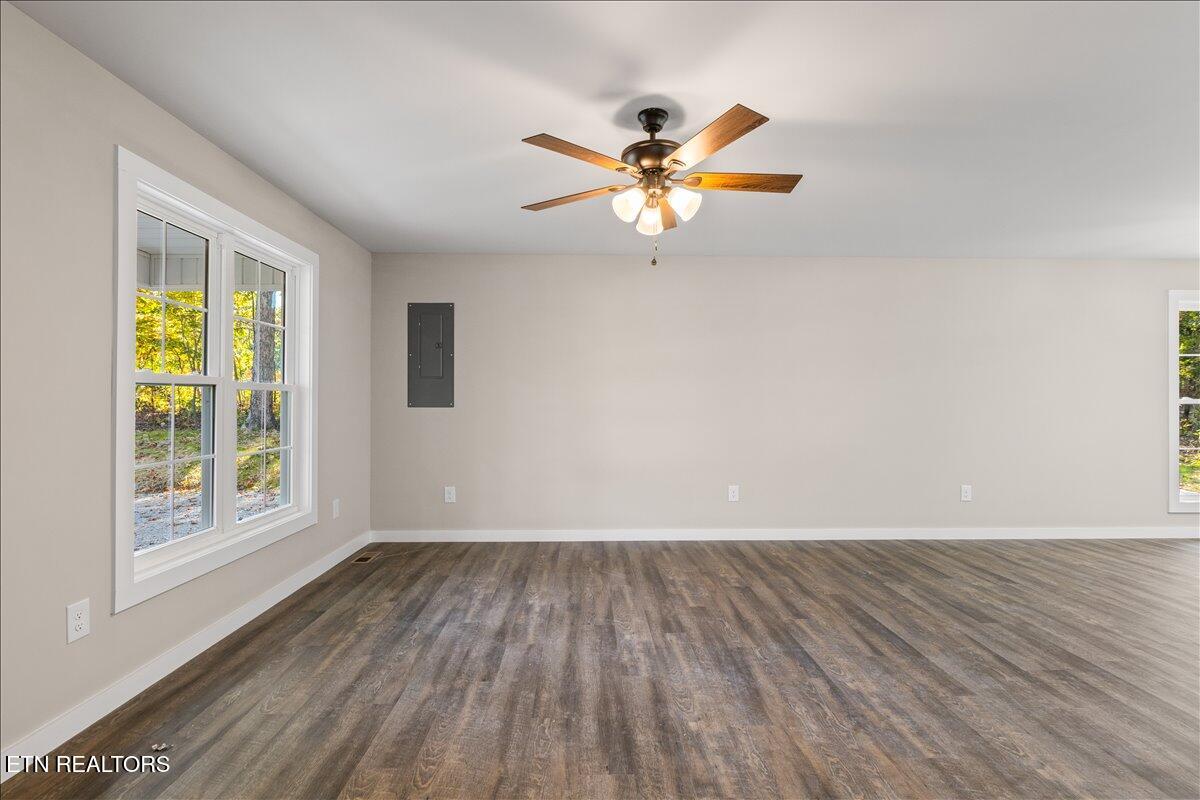 377 Summit Drive Speedwell TN 37870