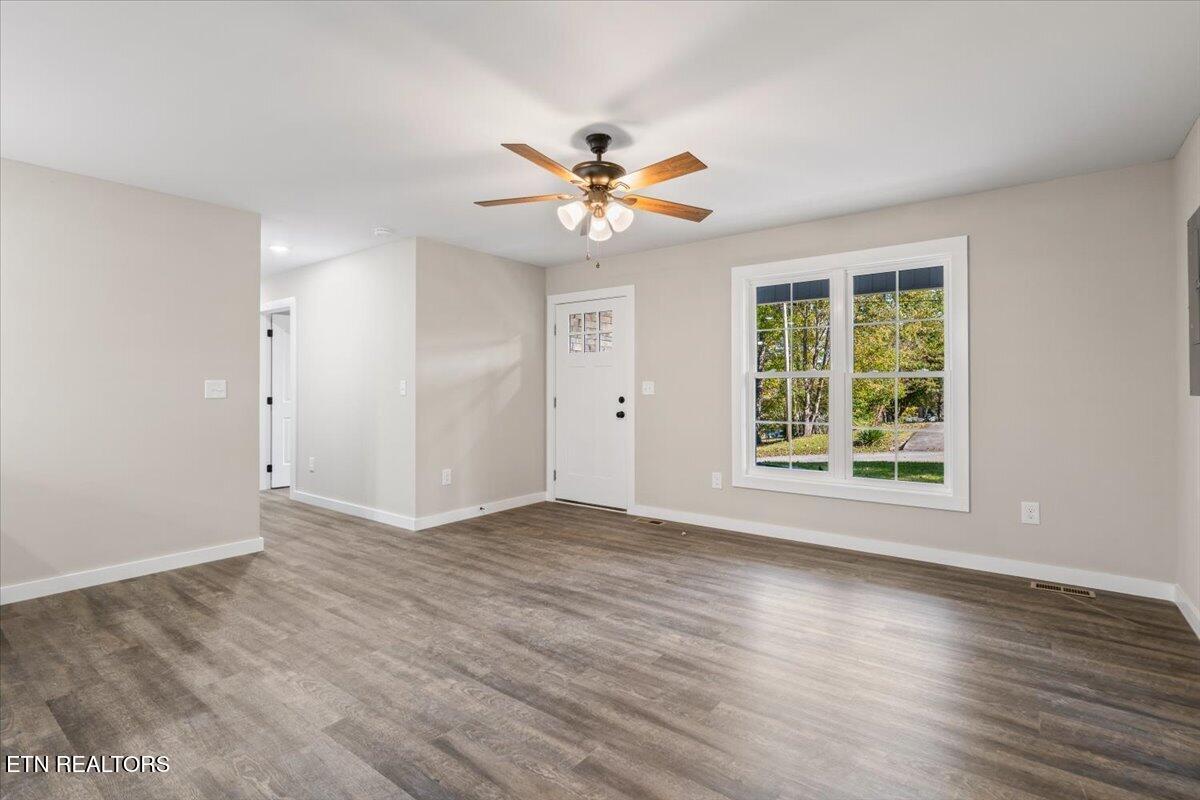 377 Summit Drive Speedwell TN 37870
