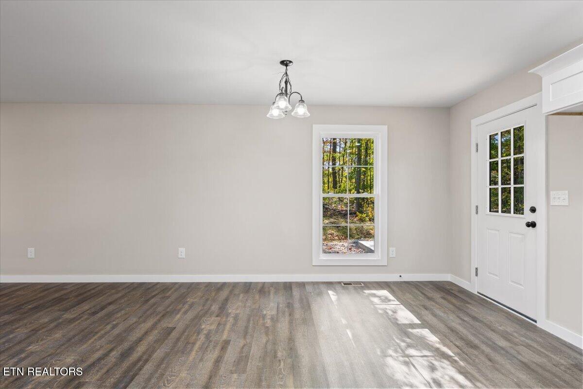 377 Summit Drive Speedwell TN 37870