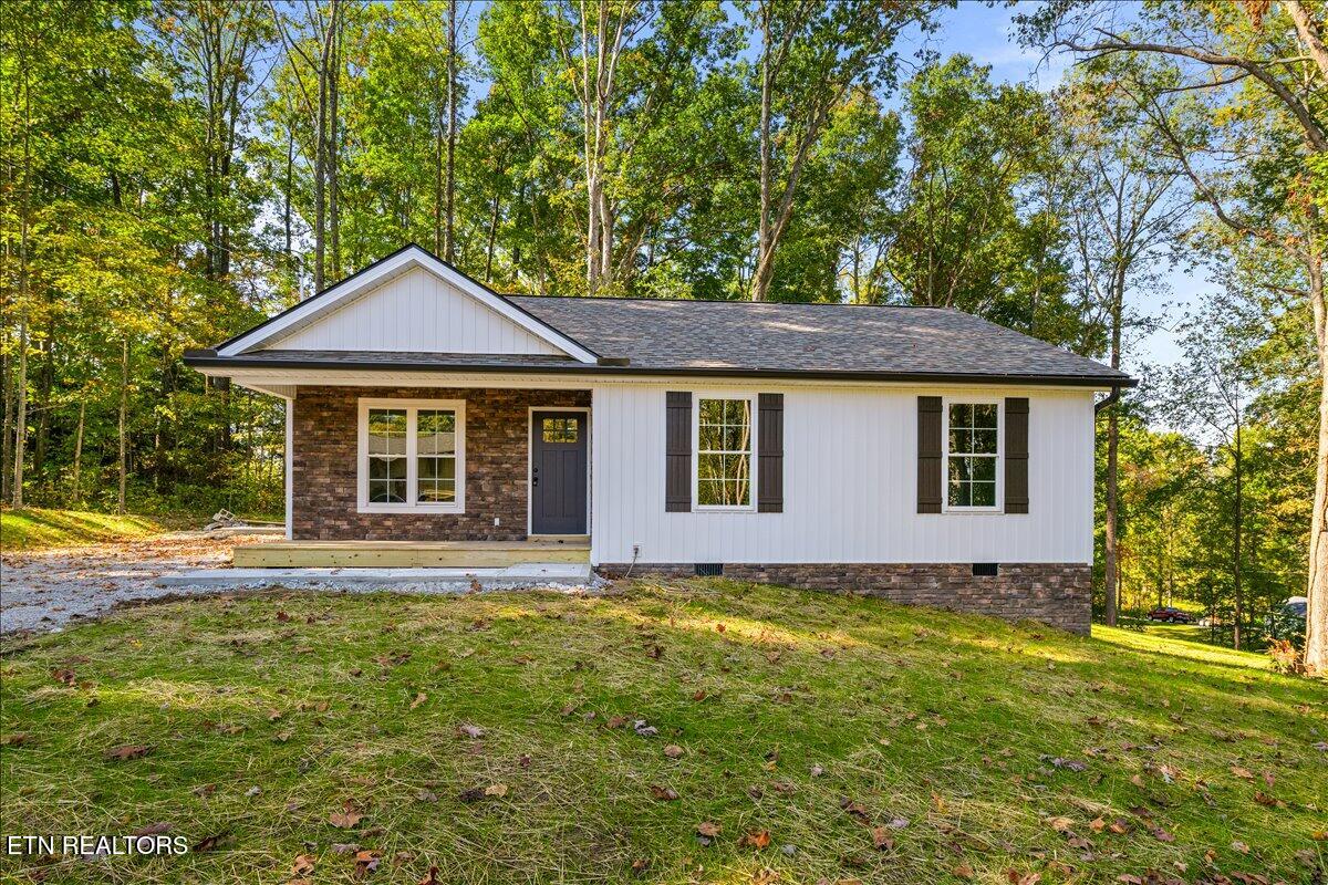 377 Summit Drive Speedwell TN 37870