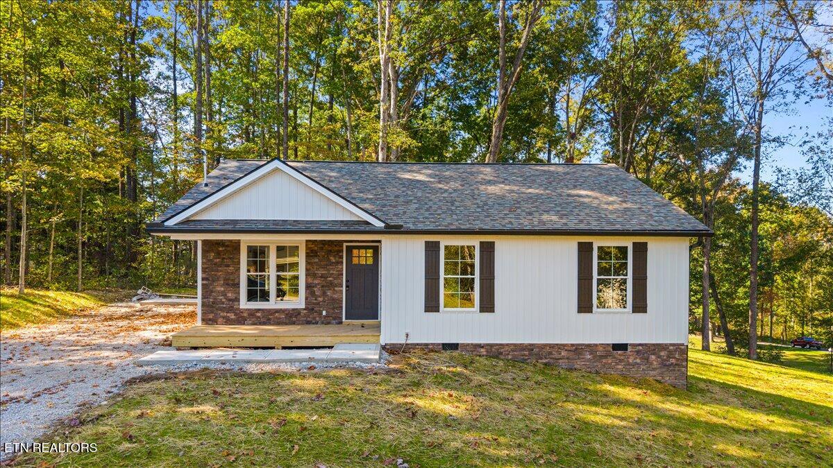 377 Summit Drive Speedwell TN 37870