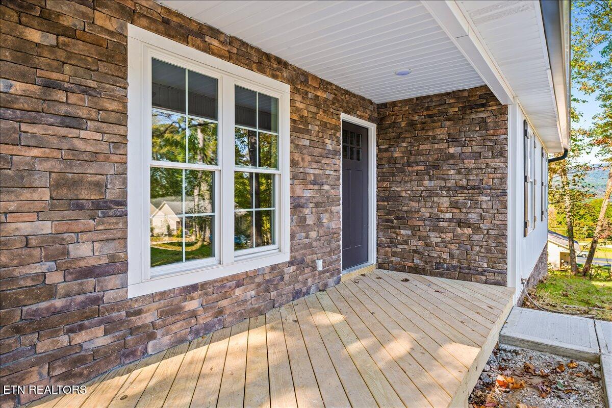377 Summit Drive Speedwell TN 37870