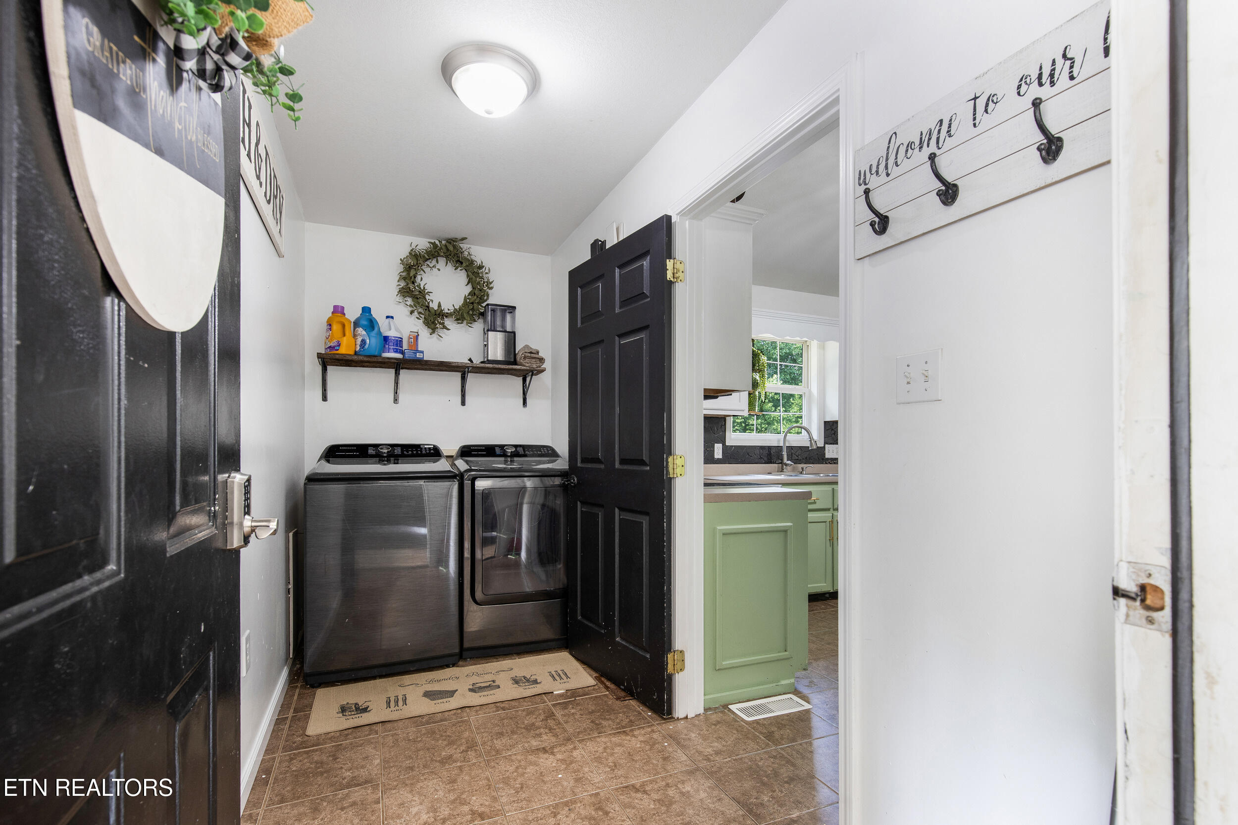 582 Chance Private Drive Oneida TN 37841