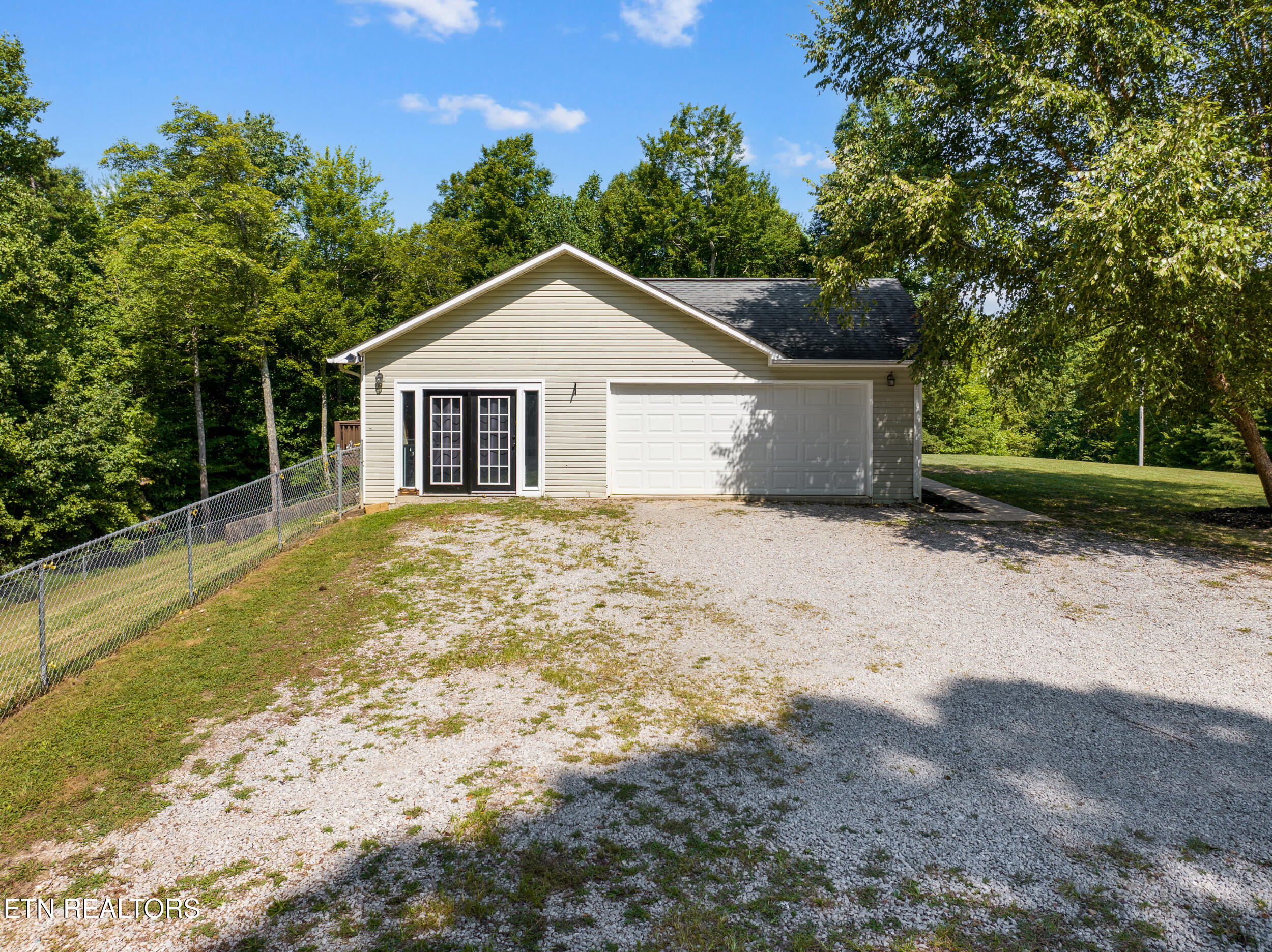 582 Chance Private Drive Oneida TN 37841