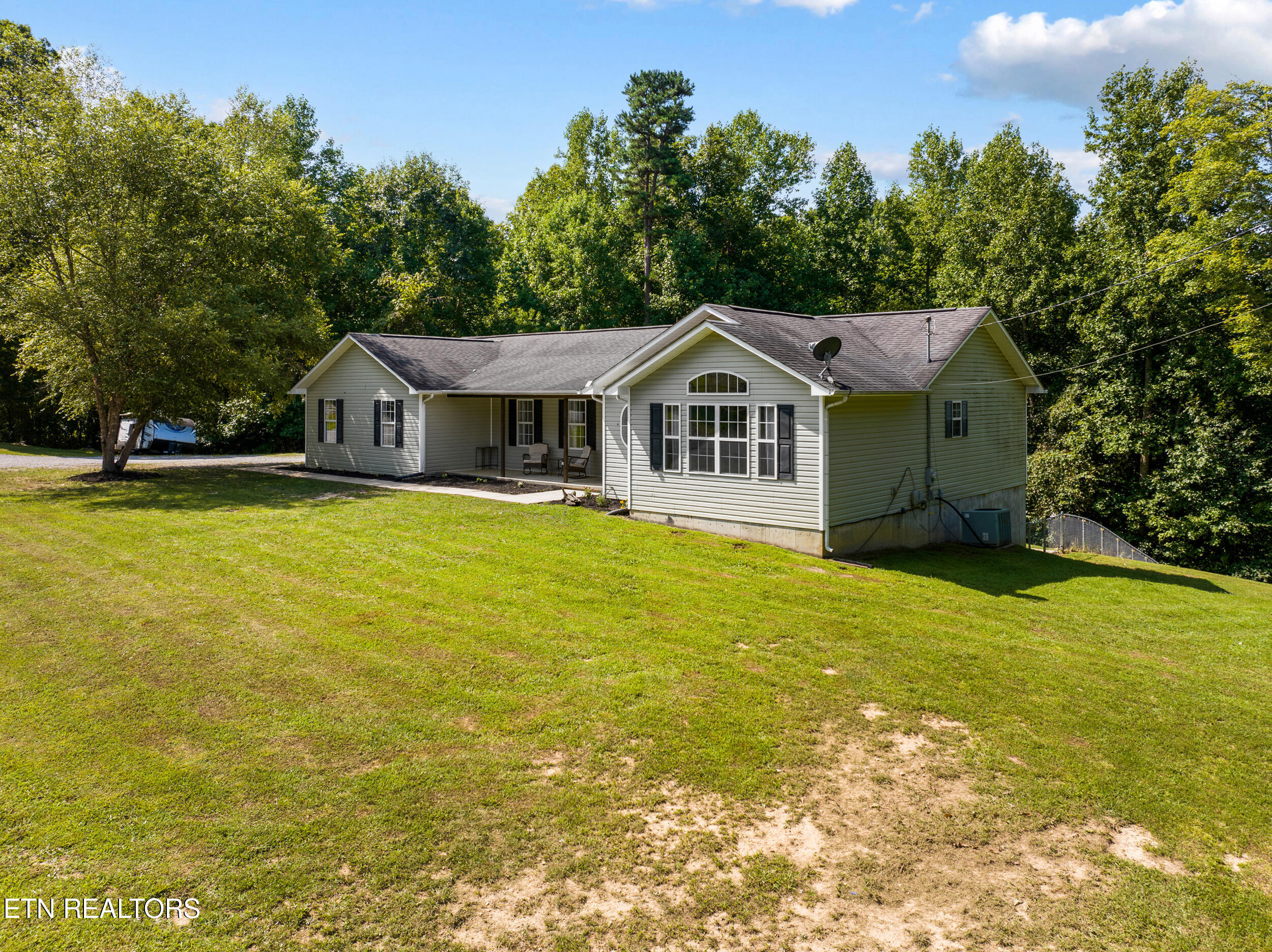 582 Chance Private Drive Oneida TN 37841
