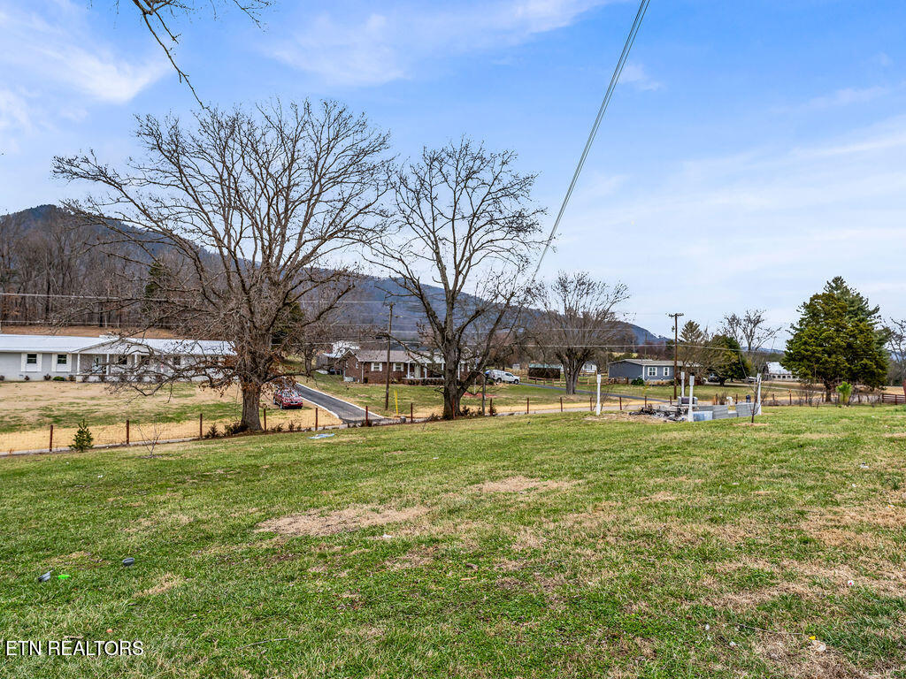 10724 E Emory Road Luttrell TN 37779
