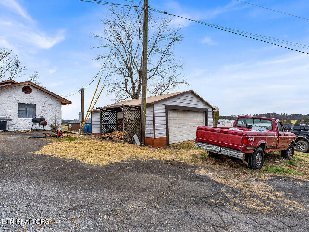 10724 E Emory Road Luttrell TN 37779