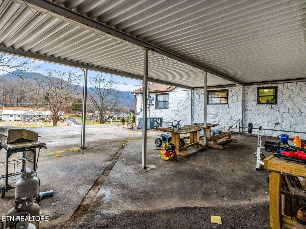 10724 E Emory Road Luttrell TN 37779