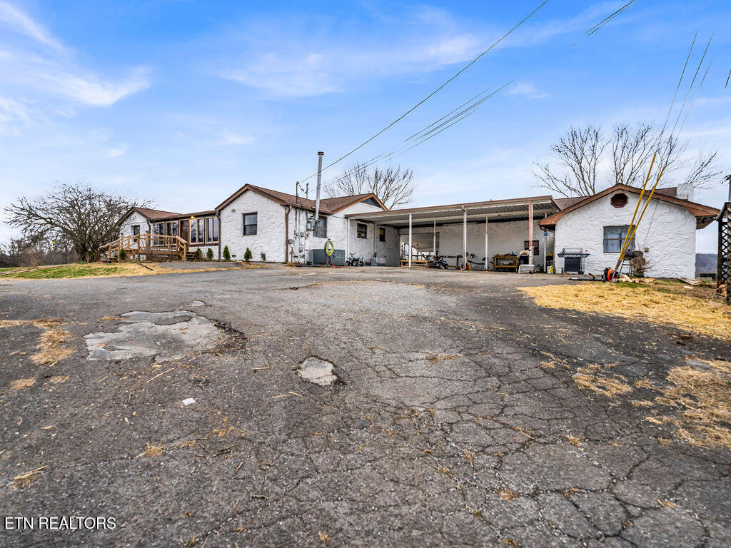 10724 E Emory Road Luttrell TN 37779