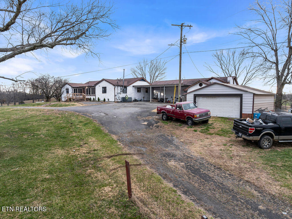 10724 E Emory Road Luttrell TN 37779