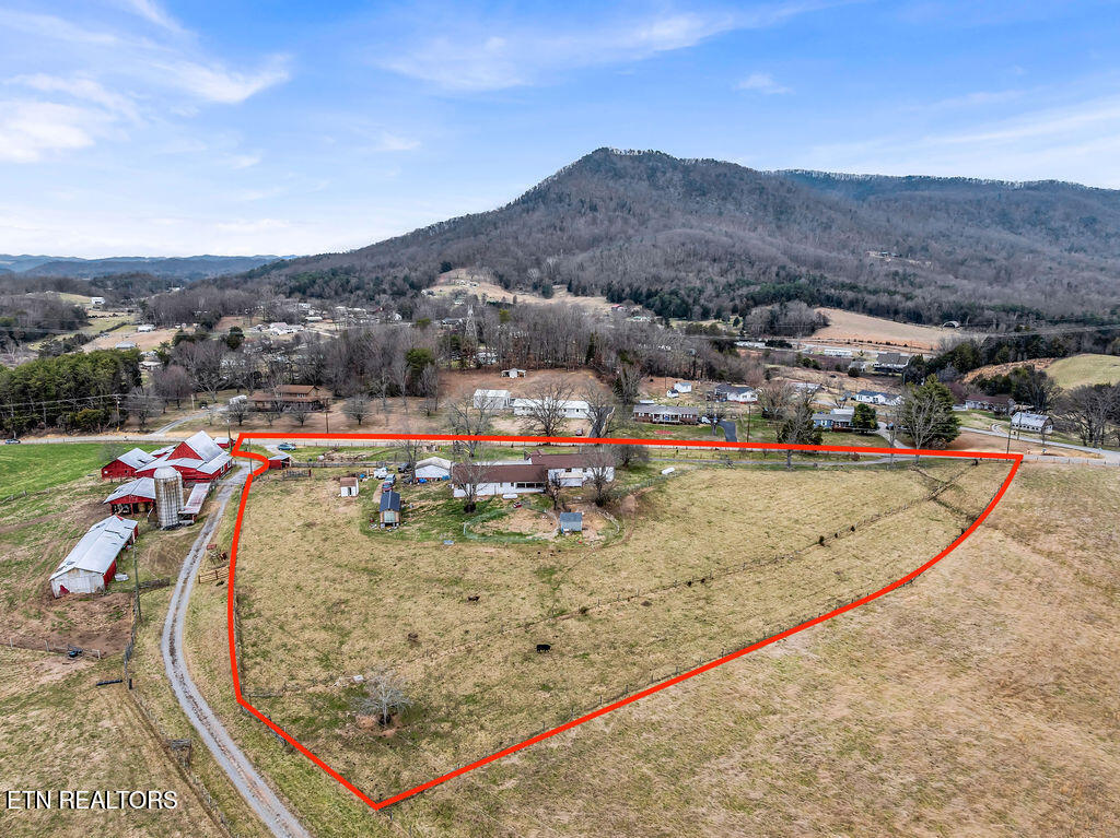 10724 E Emory Road Luttrell TN 37779
