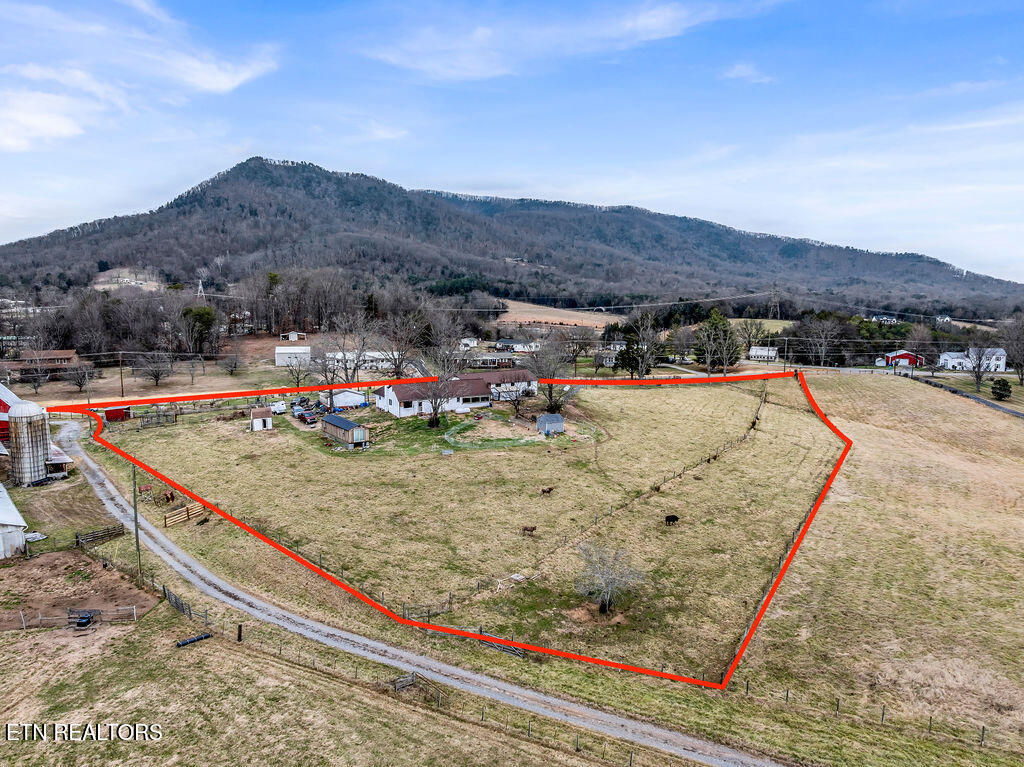 10724 E Emory Road Luttrell TN 37779
