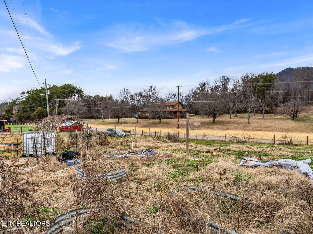 10724 E Emory Road Luttrell TN 37779