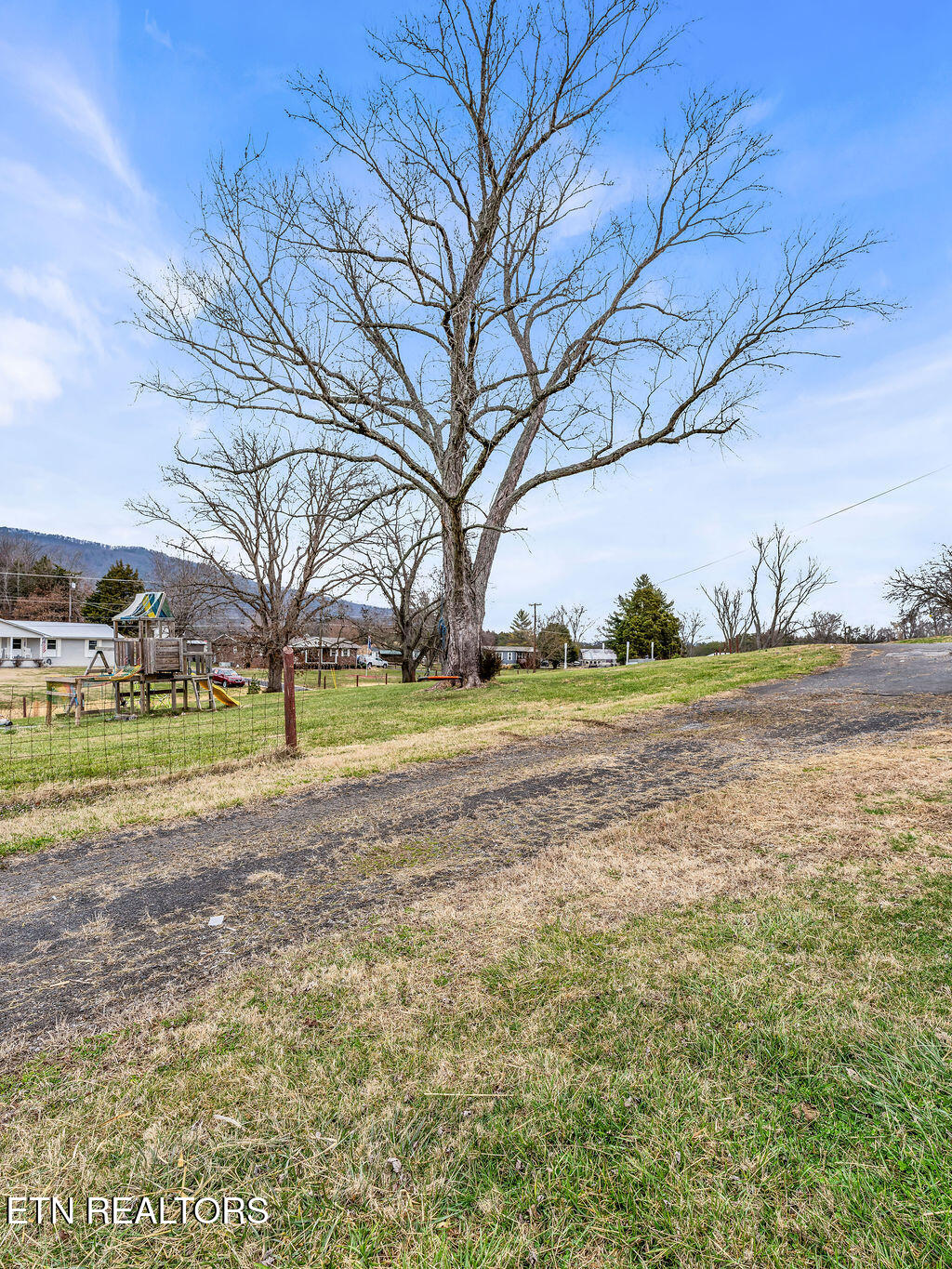 10724 E Emory Road Luttrell TN 37779