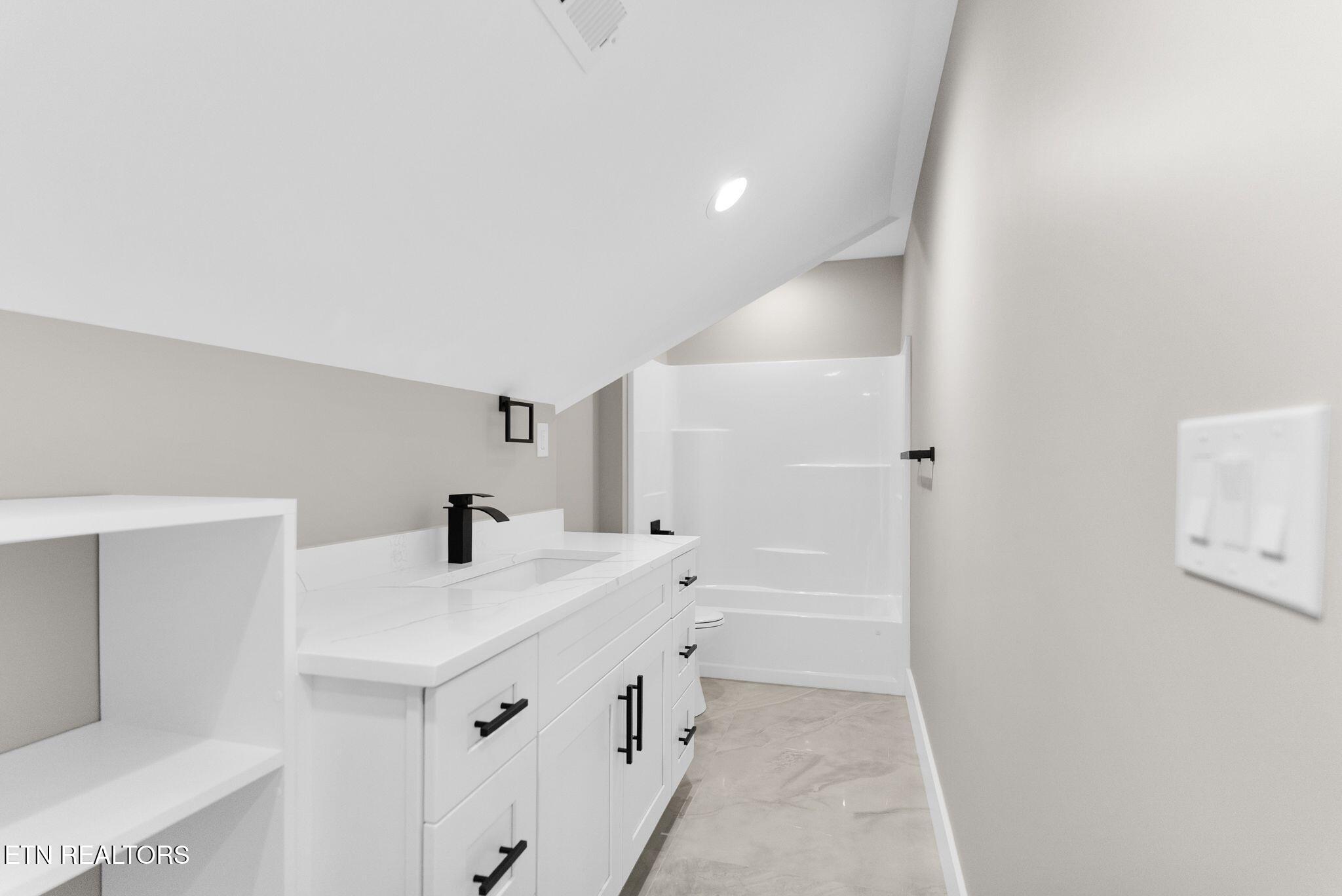231 Oostanali Way Loudon TN 37774