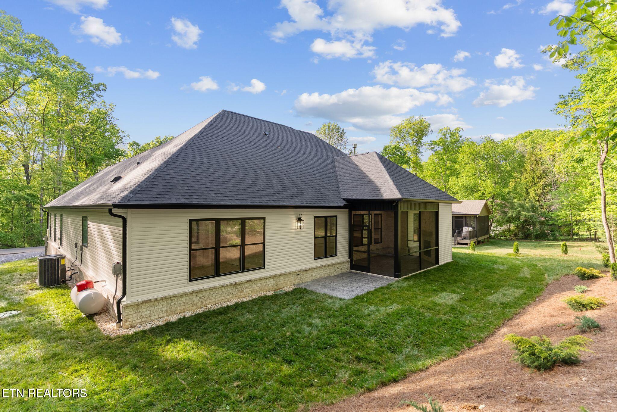 231 Oostanali Way Loudon TN 37774