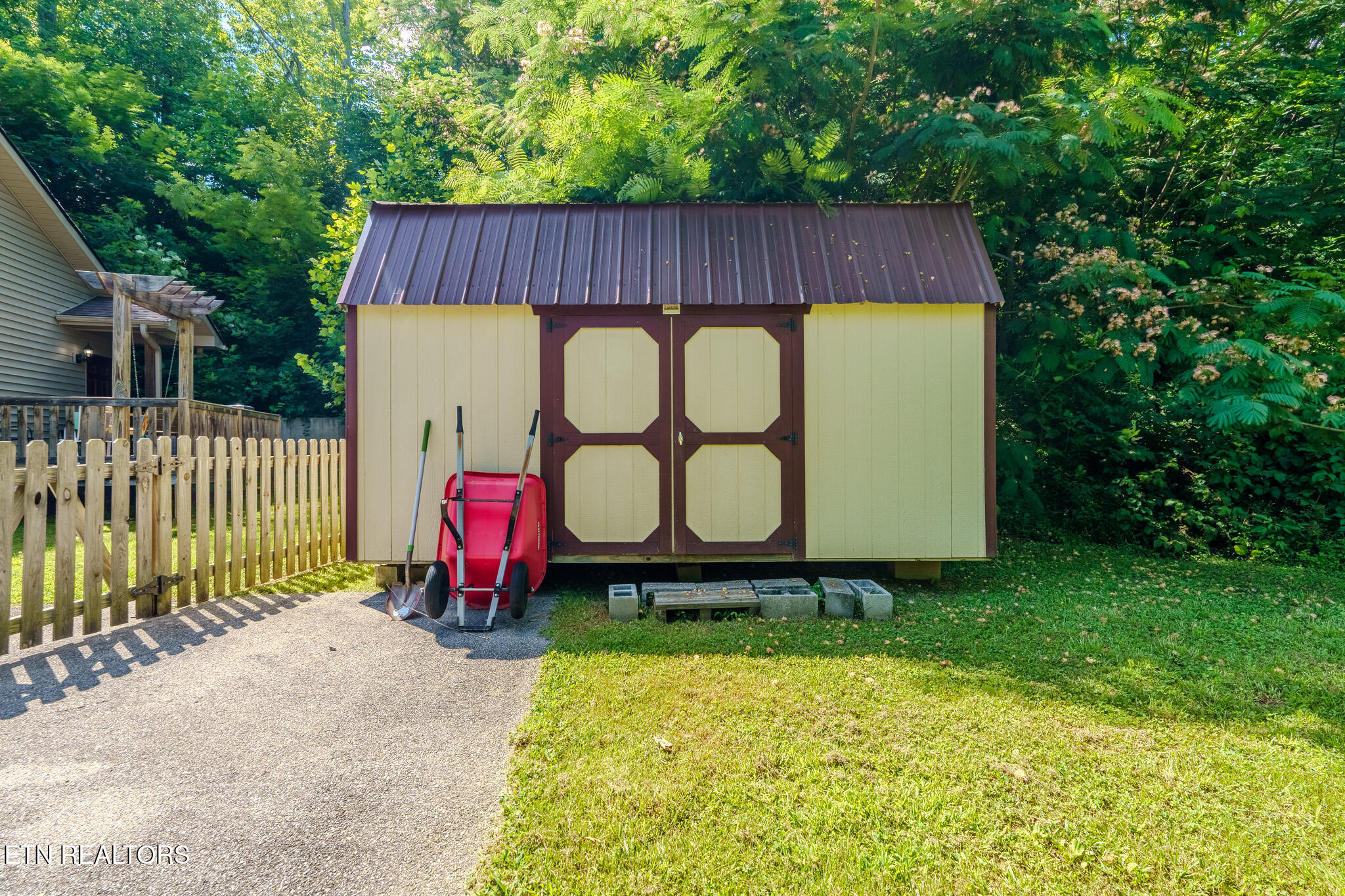 416 Forrest Springs Drive Gatlinburg TN 37738