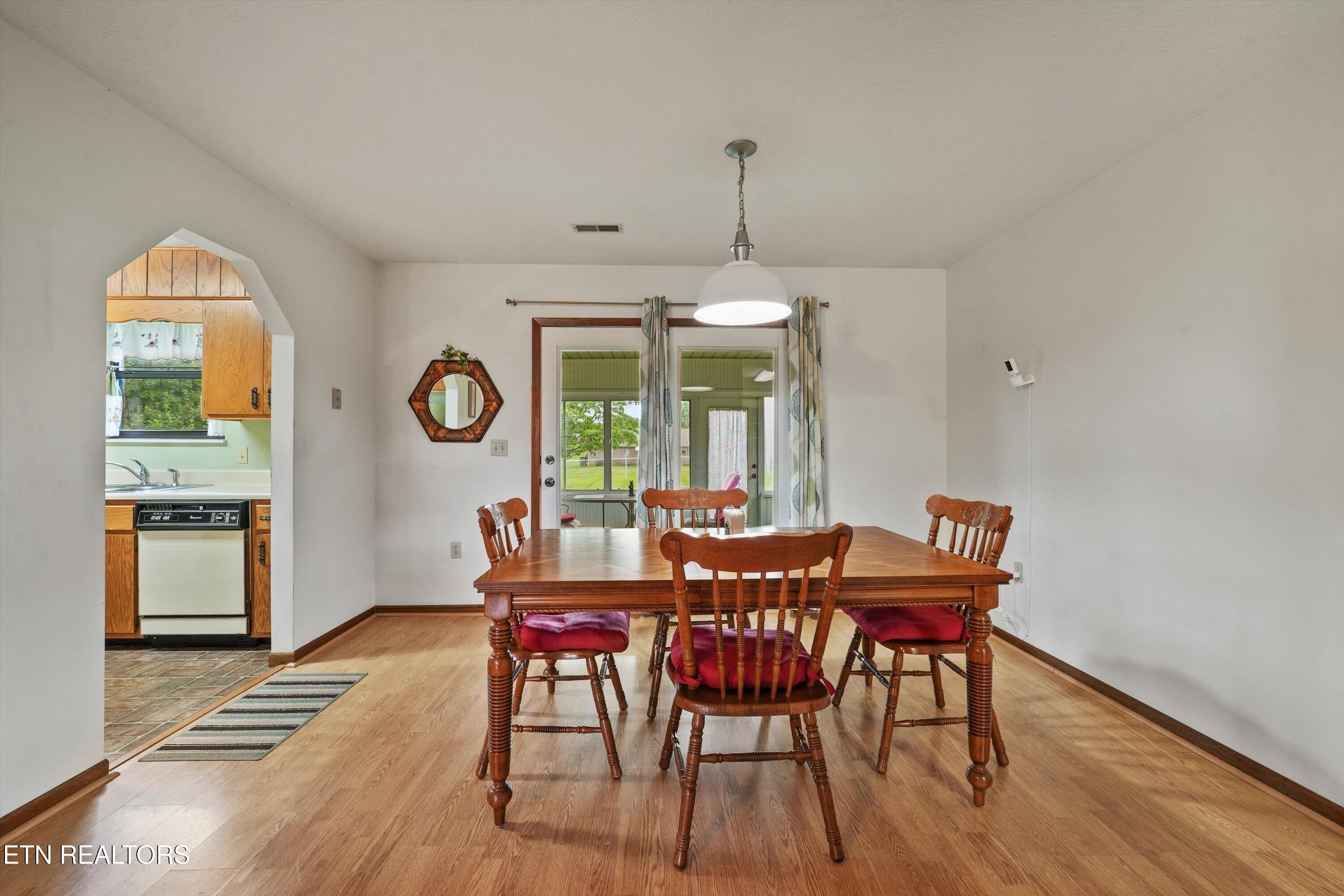 426 Woods View Circle Kodak TN 37764