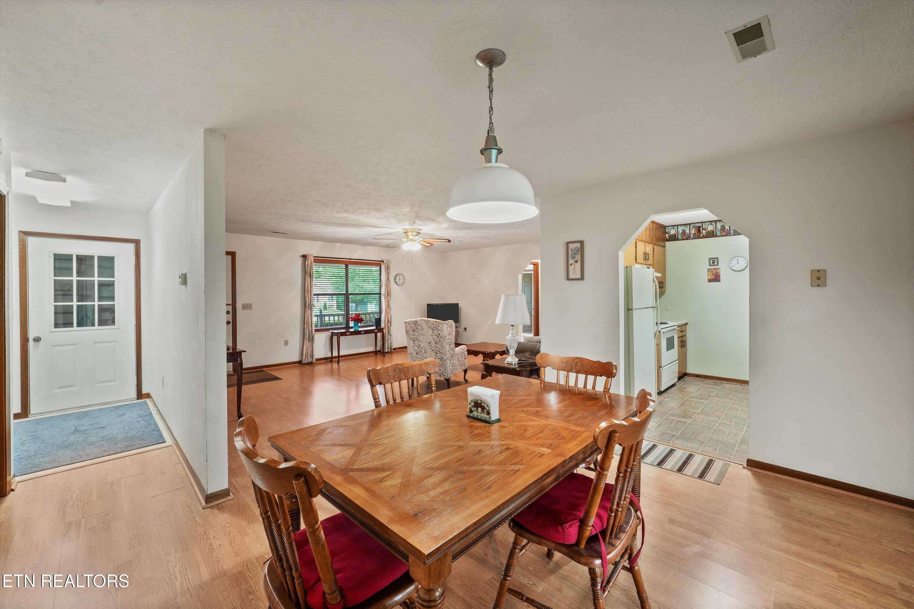 426 Woods View Circle Kodak TN 37764
