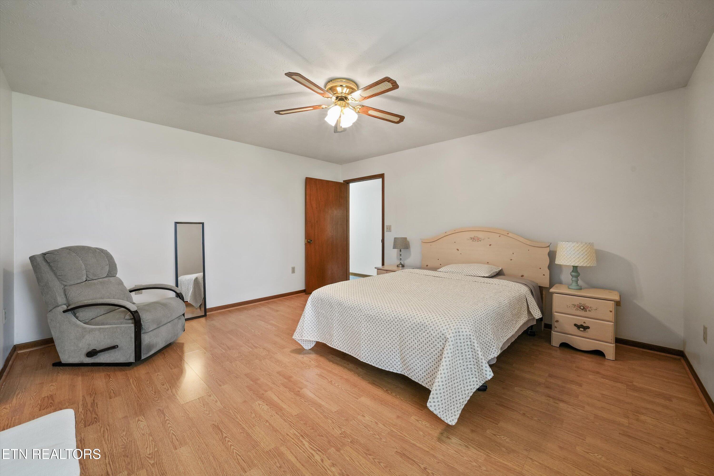 426 Woods View Circle Kodak TN 37764