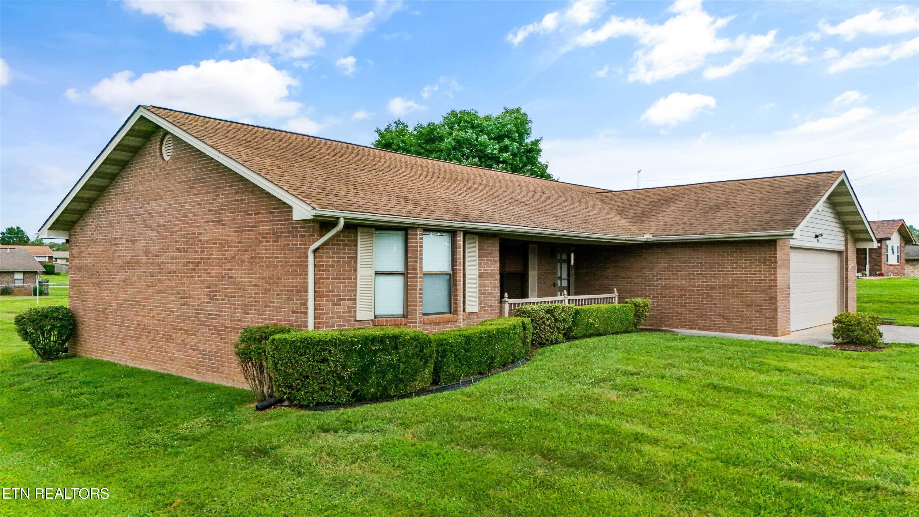 426 Woods View Circle Kodak TN 37764