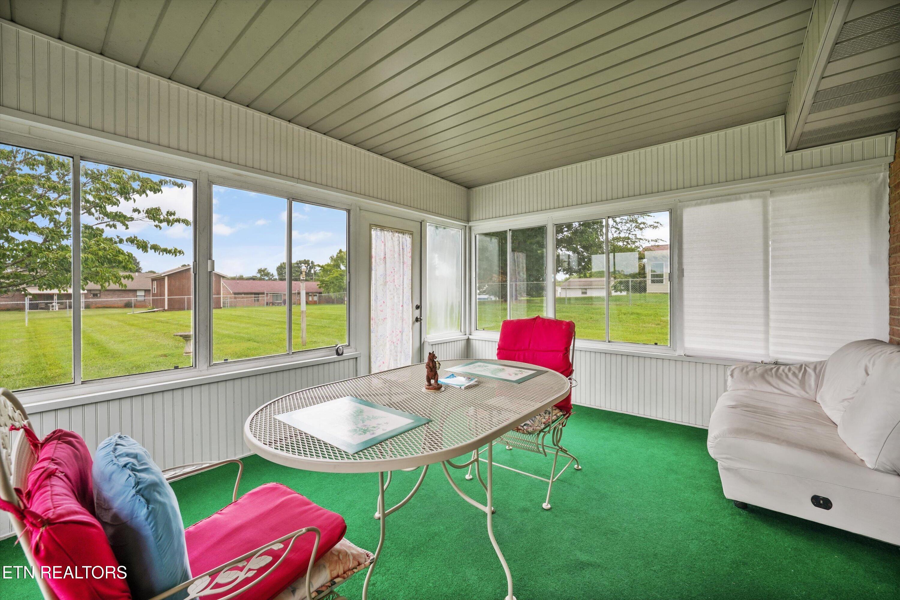 426 Woods View Circle Kodak TN 37764