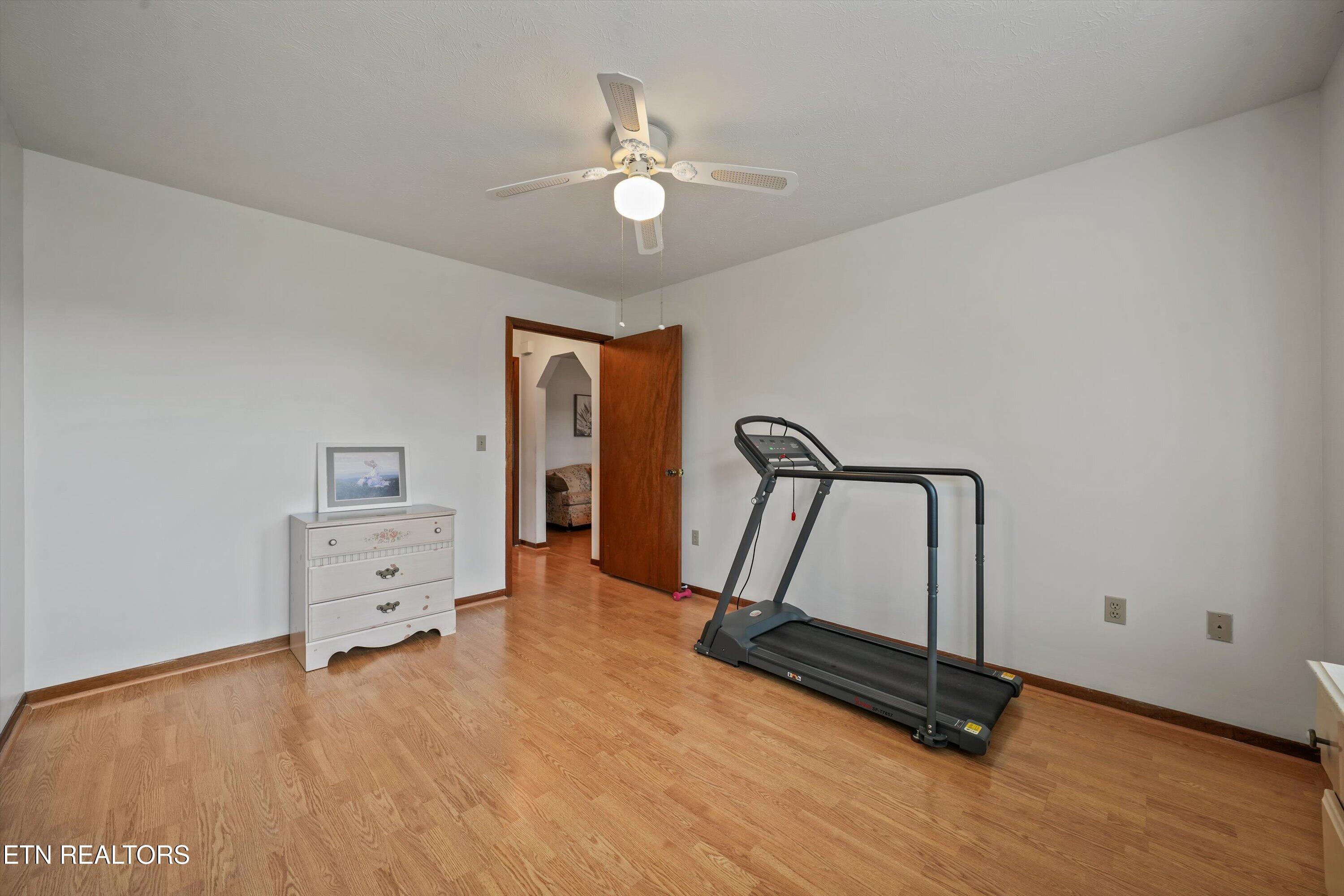 426 Woods View Circle Kodak TN 37764