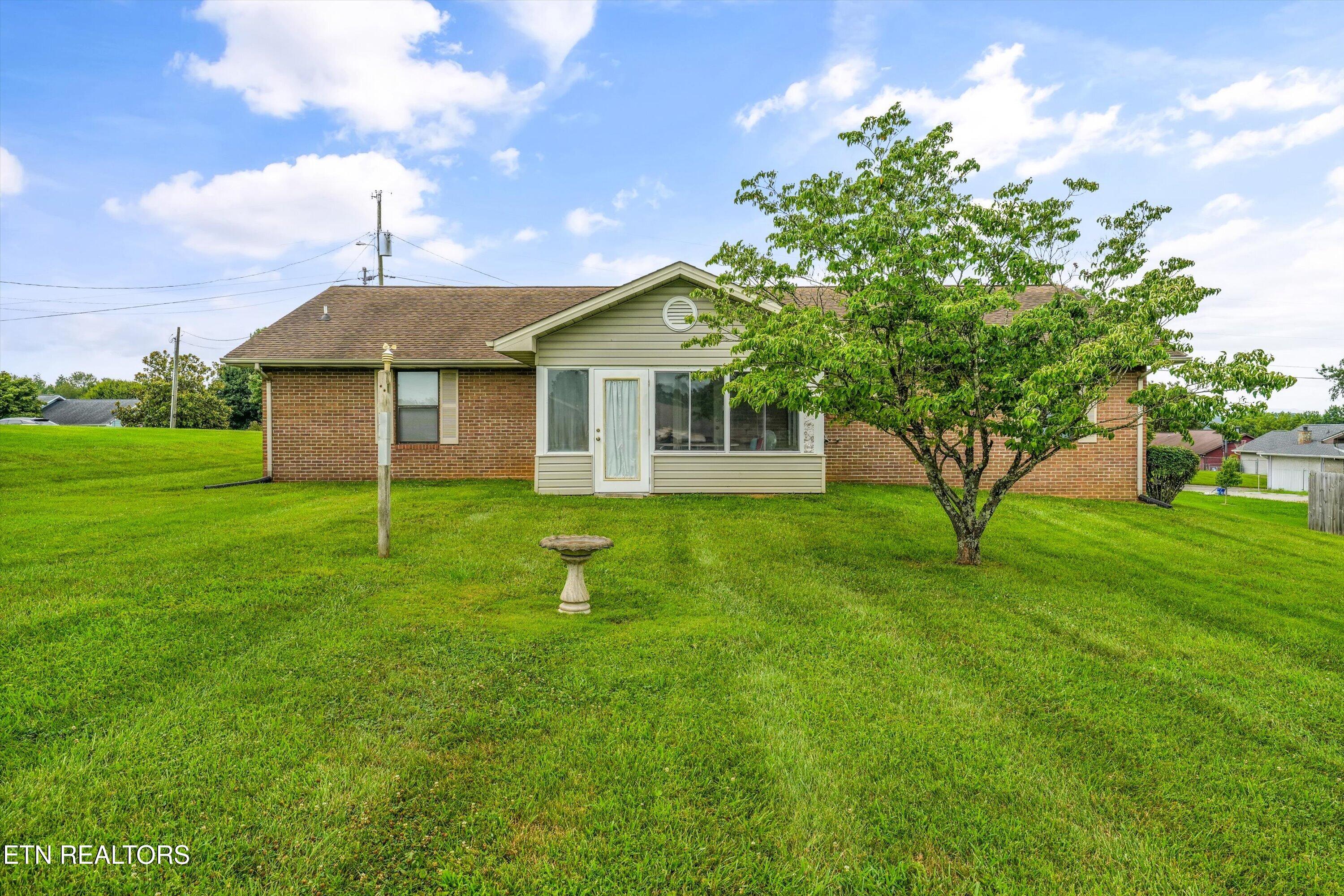 426 Woods View Circle Kodak TN 37764