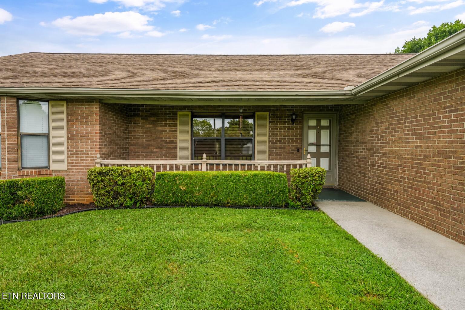 426 Woods View Circle Kodak TN 37764