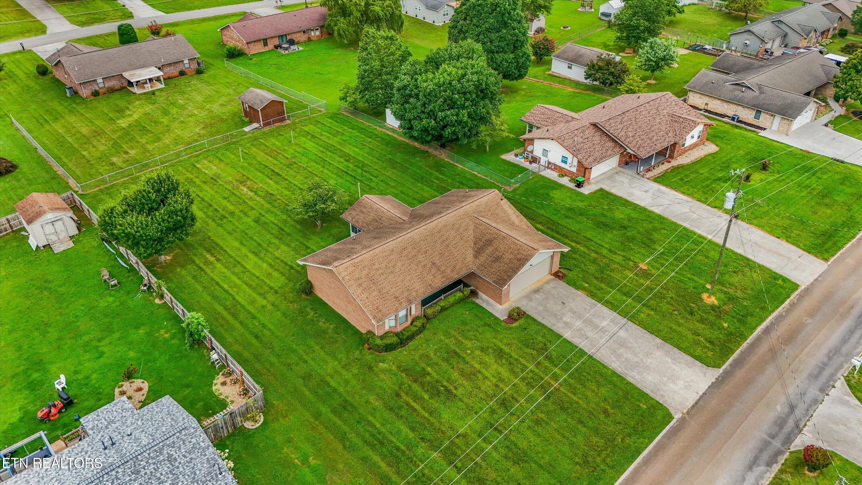 426 Woods View Circle Kodak TN 37764