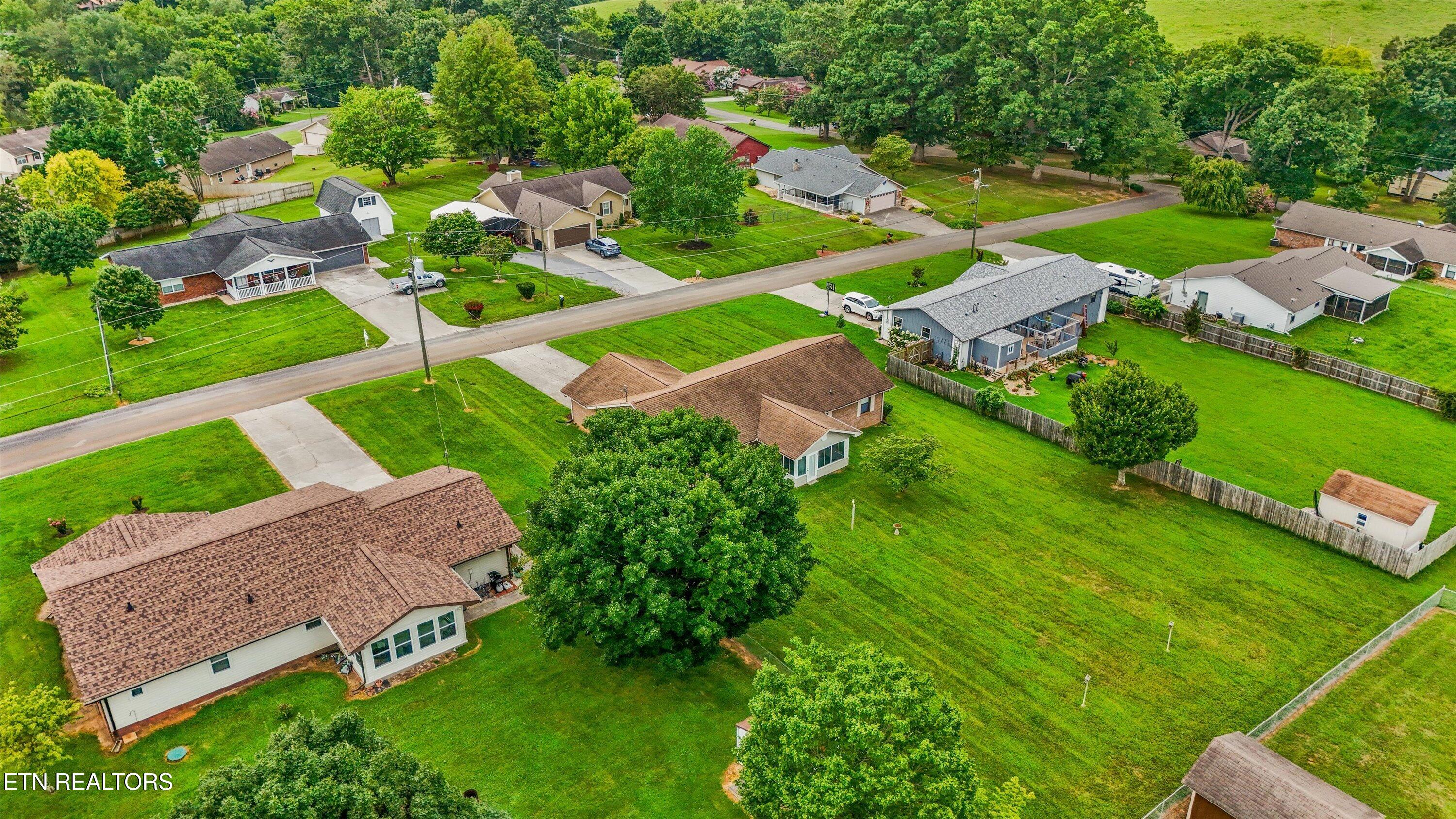 426 Woods View Circle Kodak TN 37764
