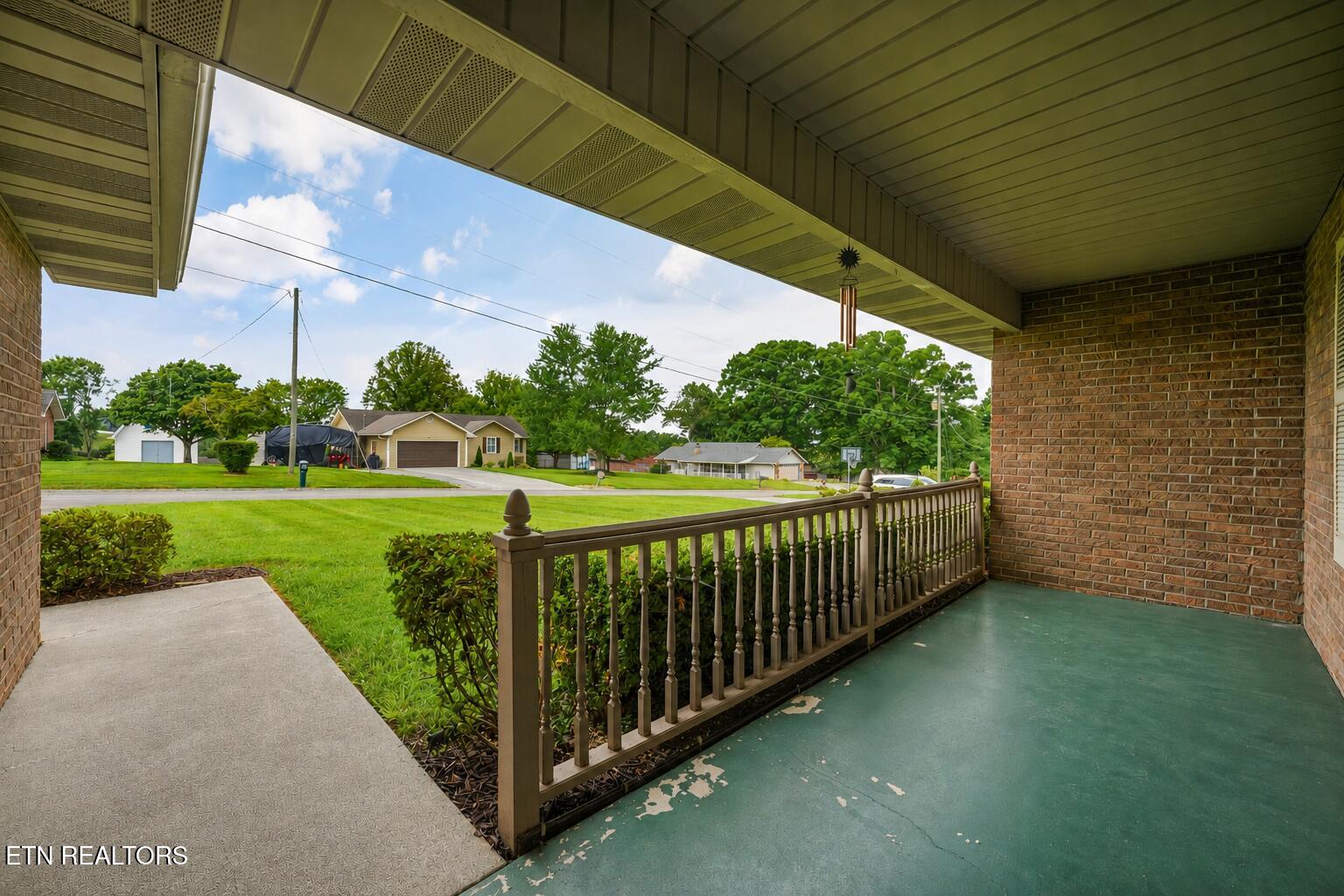 426 Woods View Circle Kodak TN 37764