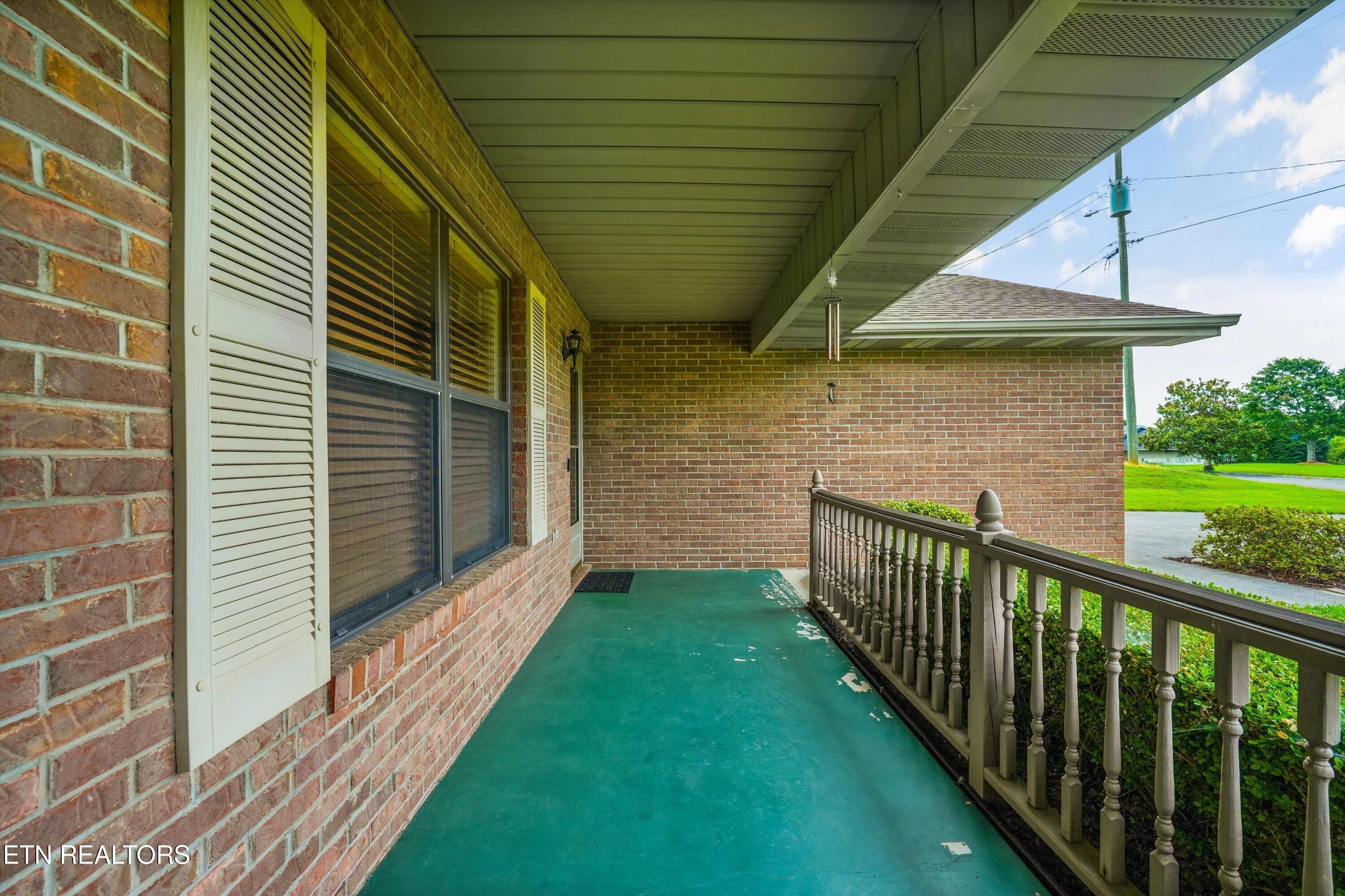 426 Woods View Circle Kodak TN 37764