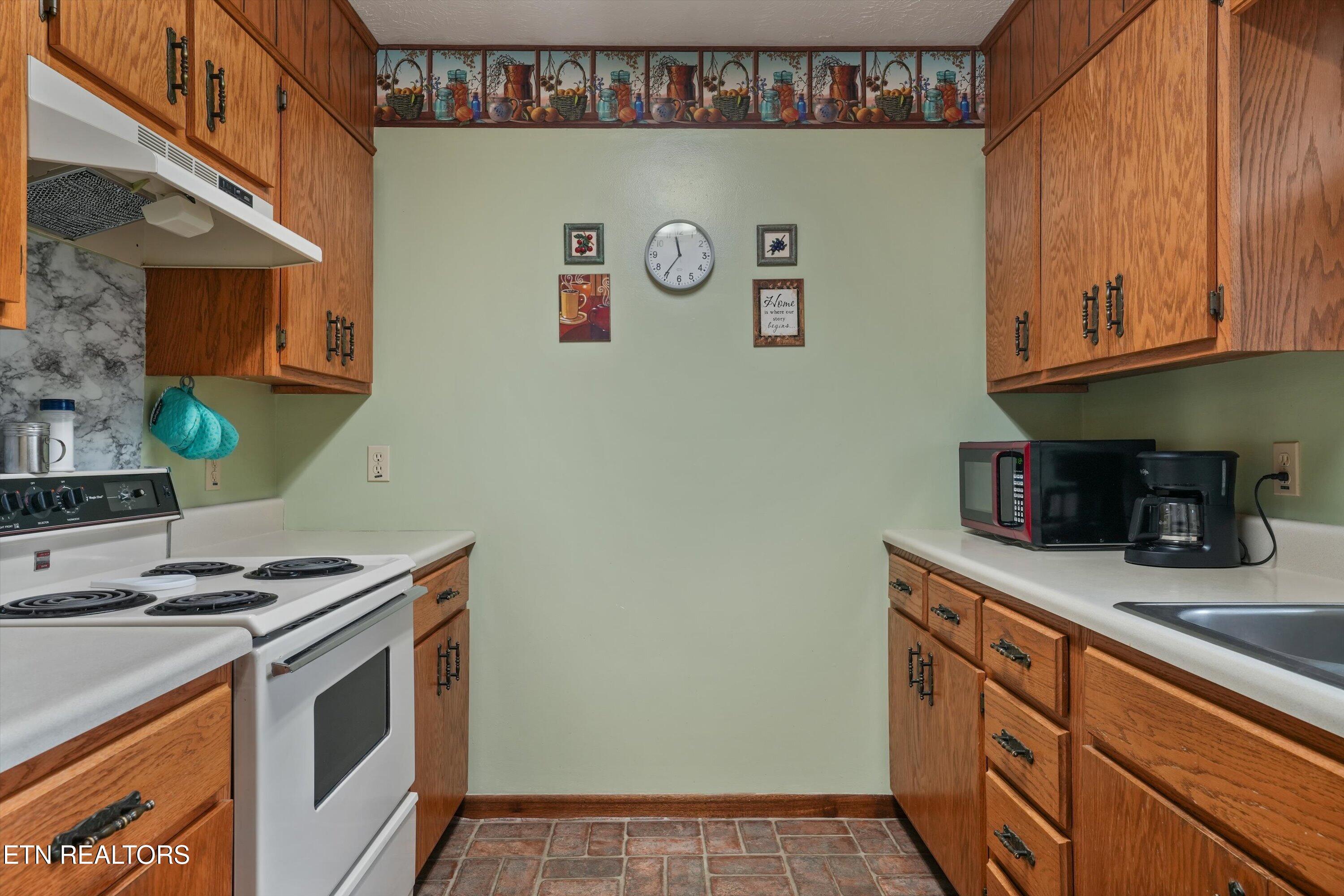 426 Woods View Circle Kodak TN 37764